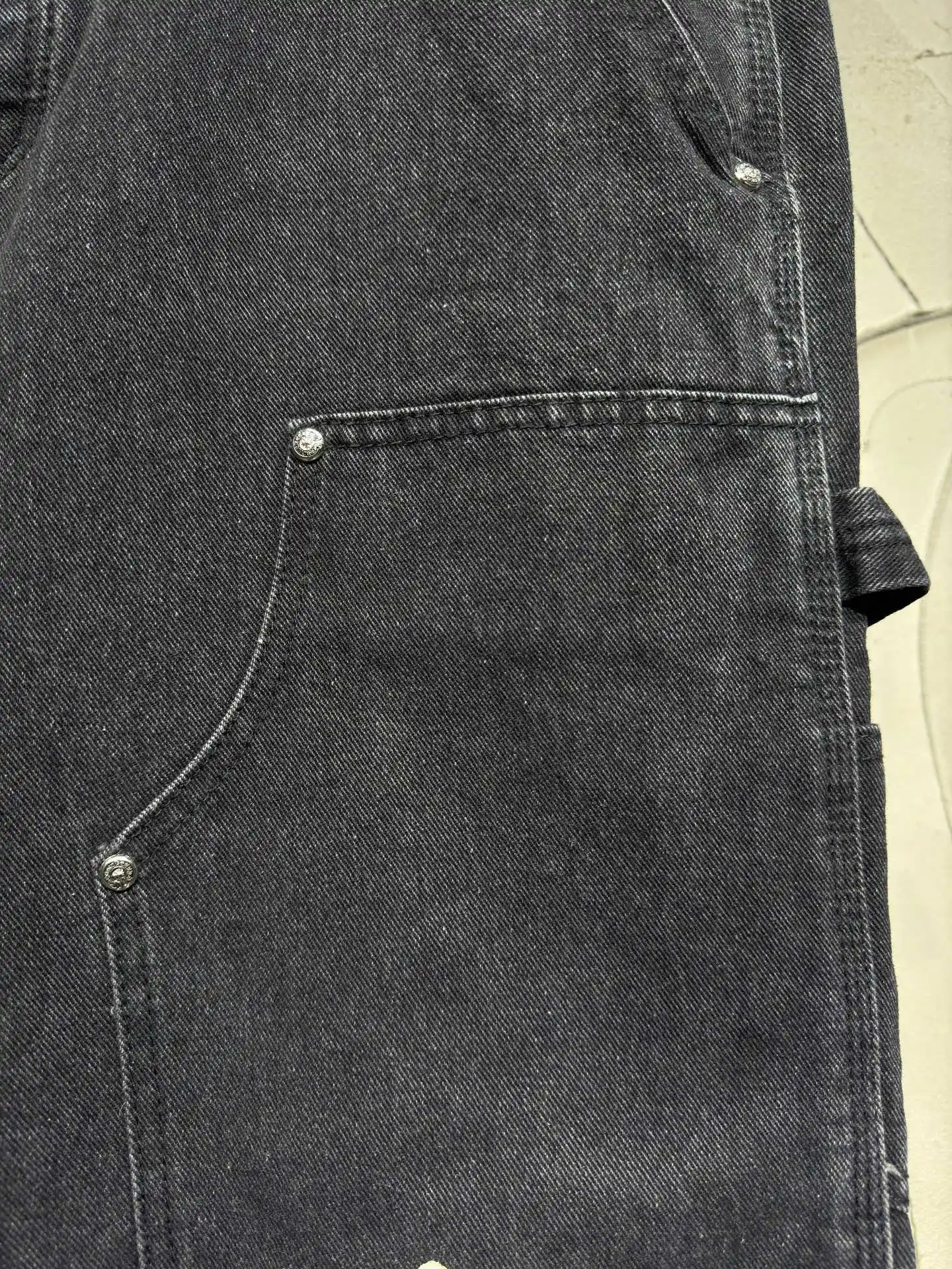 Cross-Patch Distressed Carpenter Jeans D21023044 — view 5