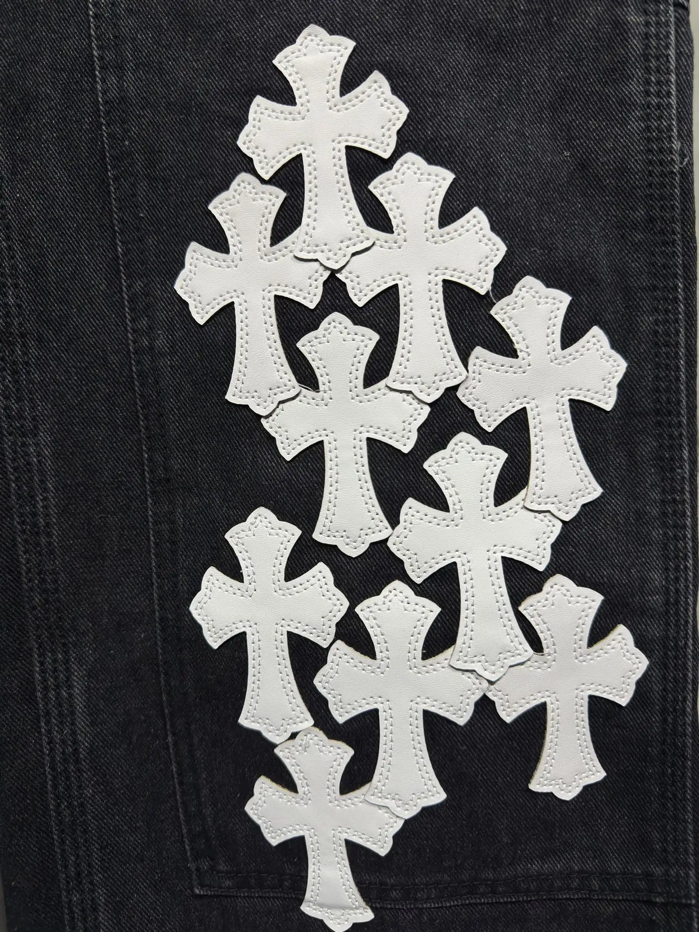 Cross-Patch Distressed Carpenter Jeans D21023044 — view 6