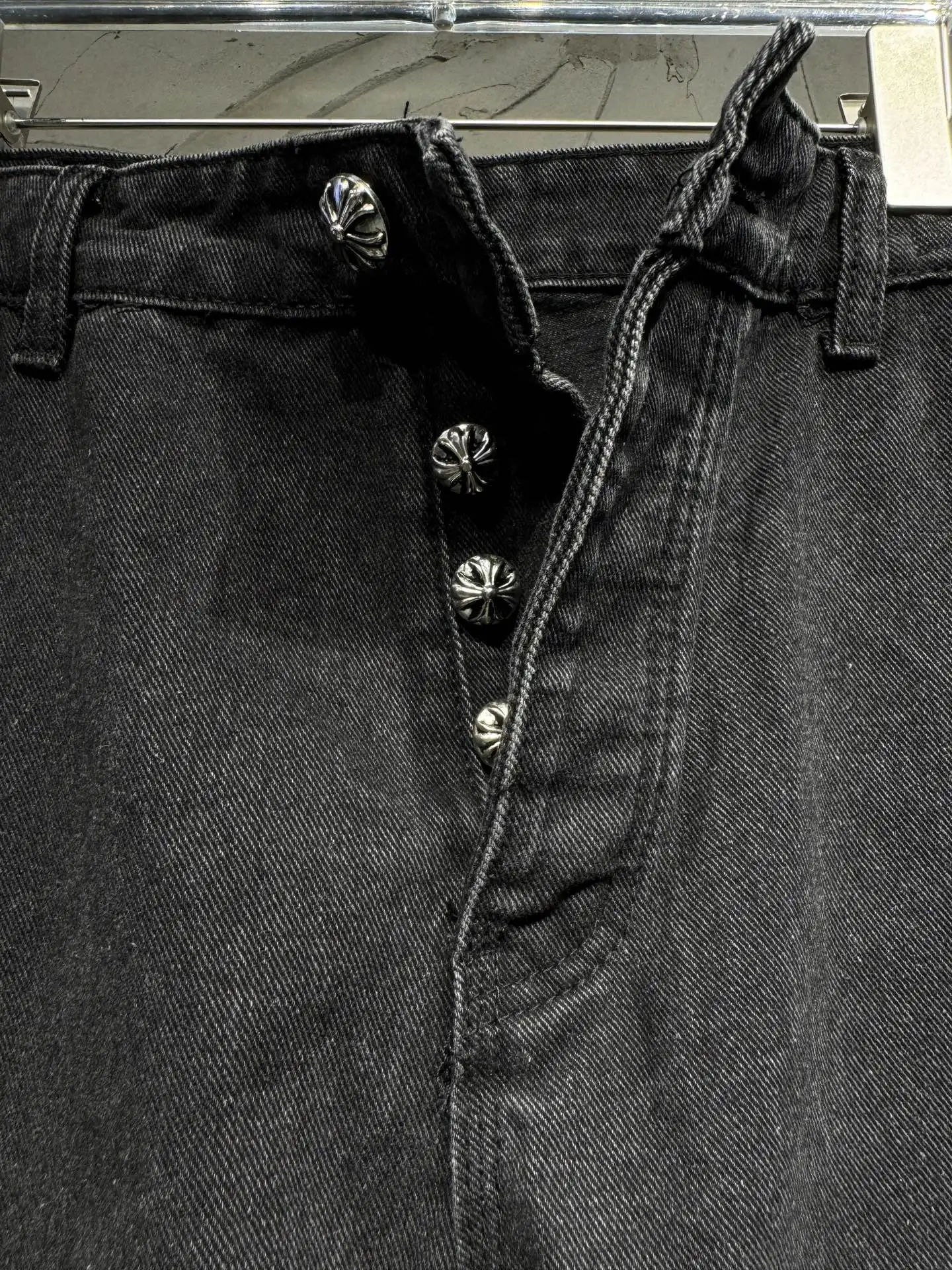 Cross-Patch Distressed Carpenter Jeans D21023044 — view 10