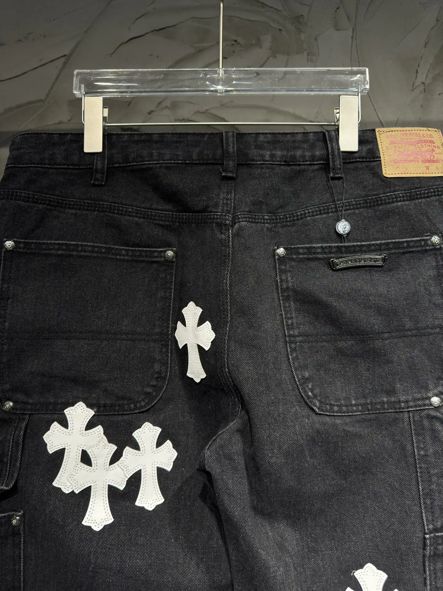 Cross-Patch Distressed Carpenter Jeans D21023044 — view 11