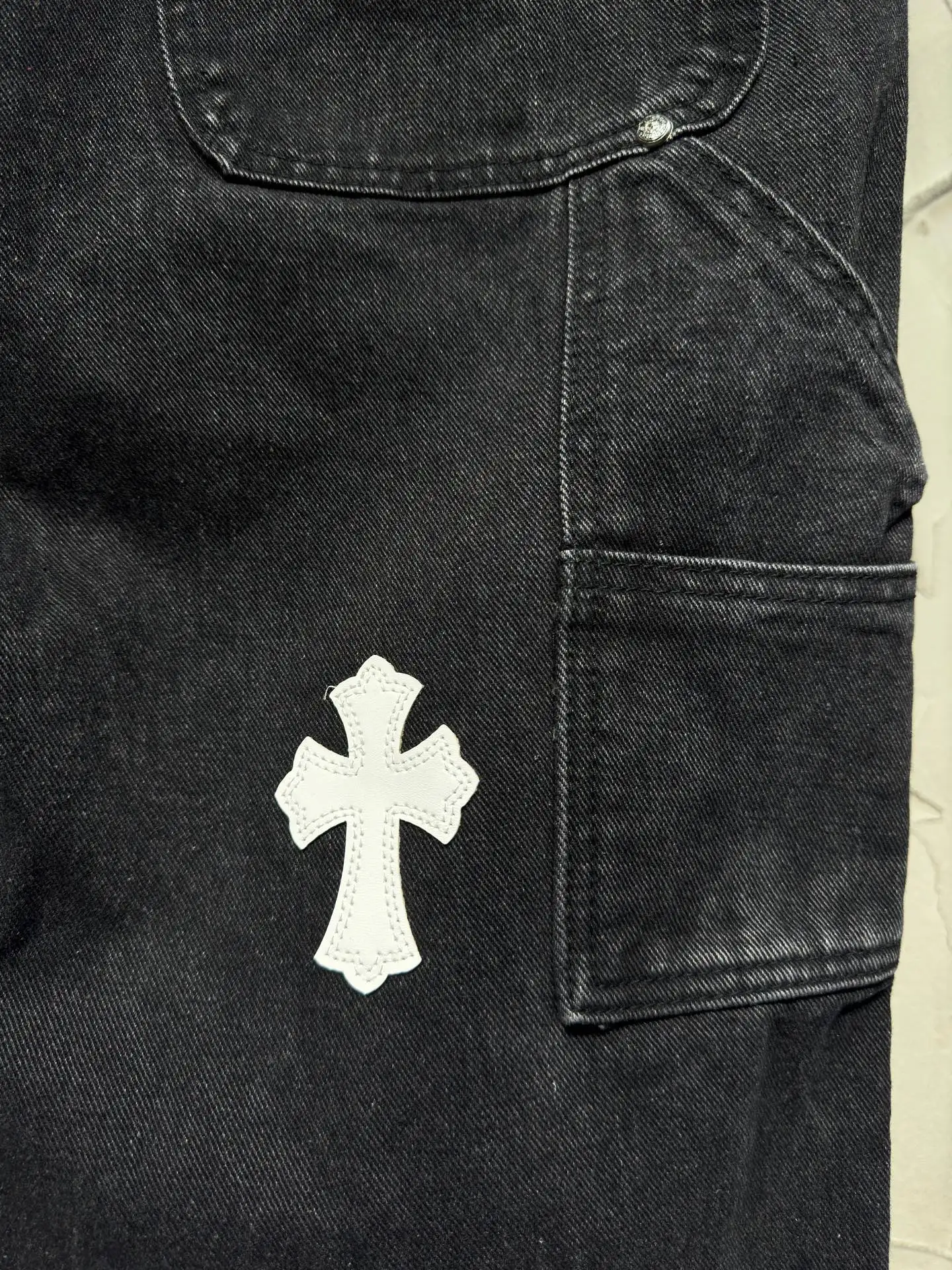 Cross-Patch Distressed Carpenter Jeans D21023044 — view 14