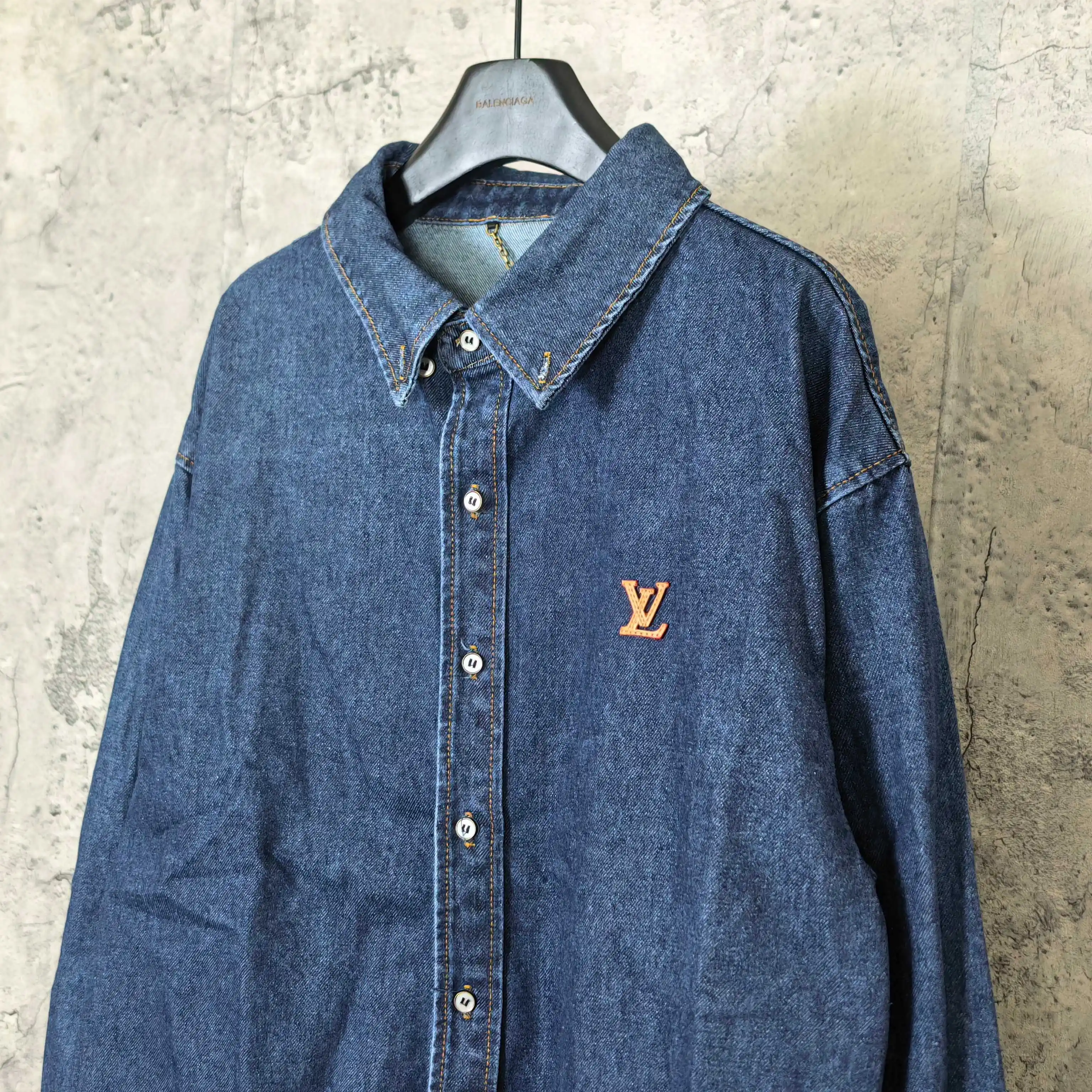 Logo-Embroidered Denim Long-Sleeve Shirt D21023206 — view 9