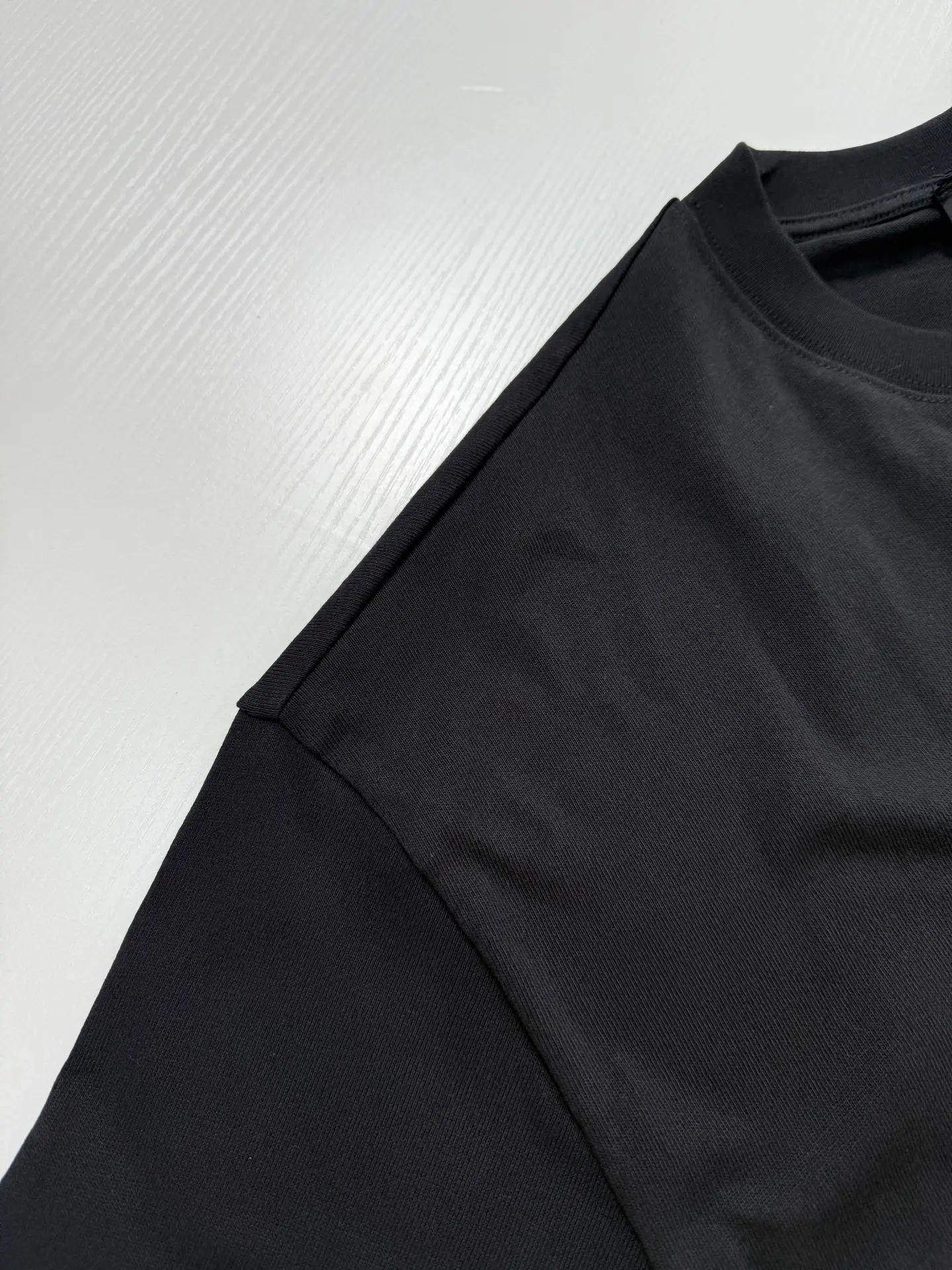 Logo-Patch Long-Sleeve Cotton T-Shirt D21020750 — view 6