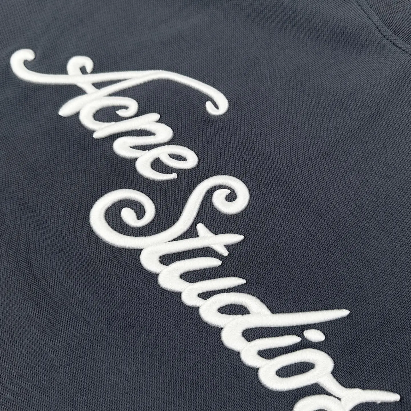 Logo Embroidered Long-Sleeve Cotton T-Shirt D22021010 — view 4