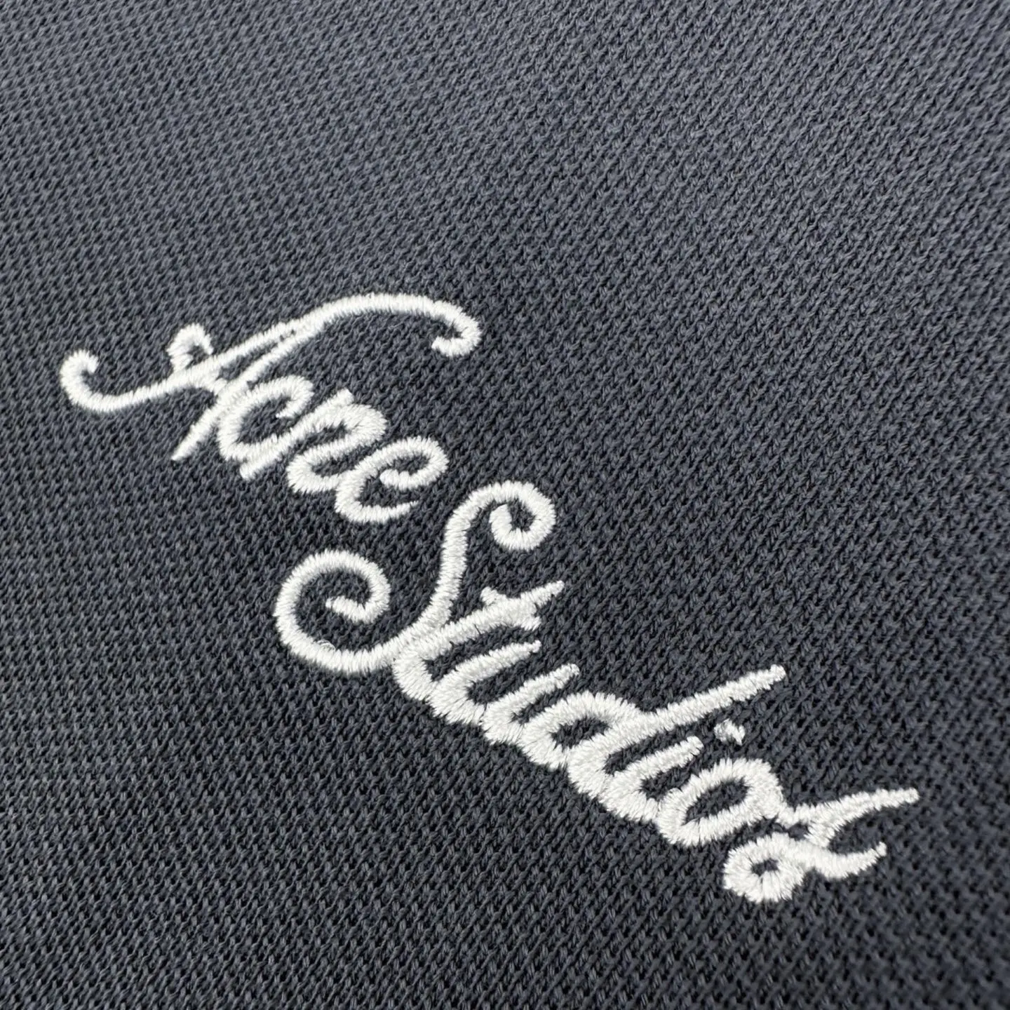 Logo Embroidered Long-Sleeve Cotton T-Shirt D22021010 — view 5