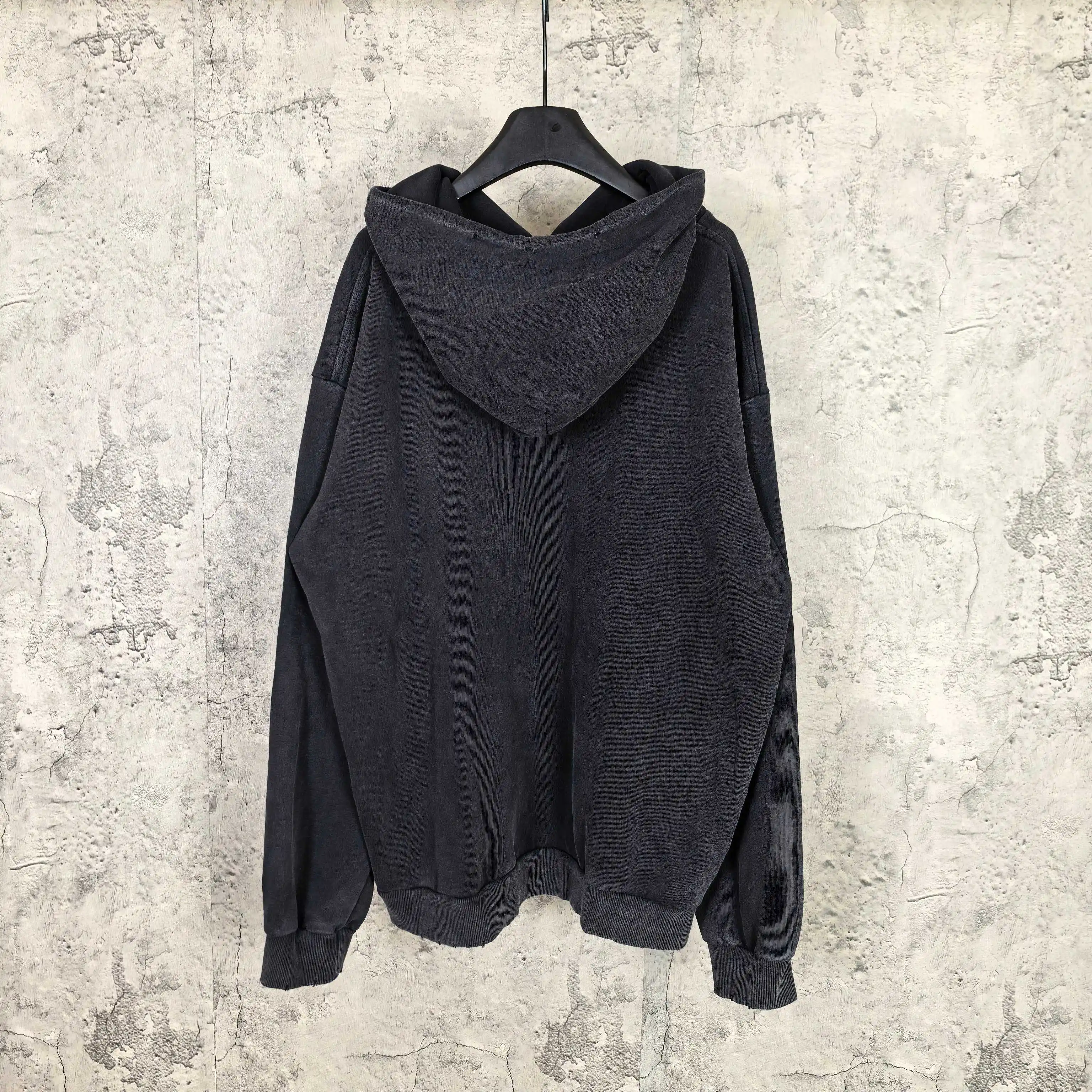Messy Spray Logo Distressed Hoodie D22023193 — view 2