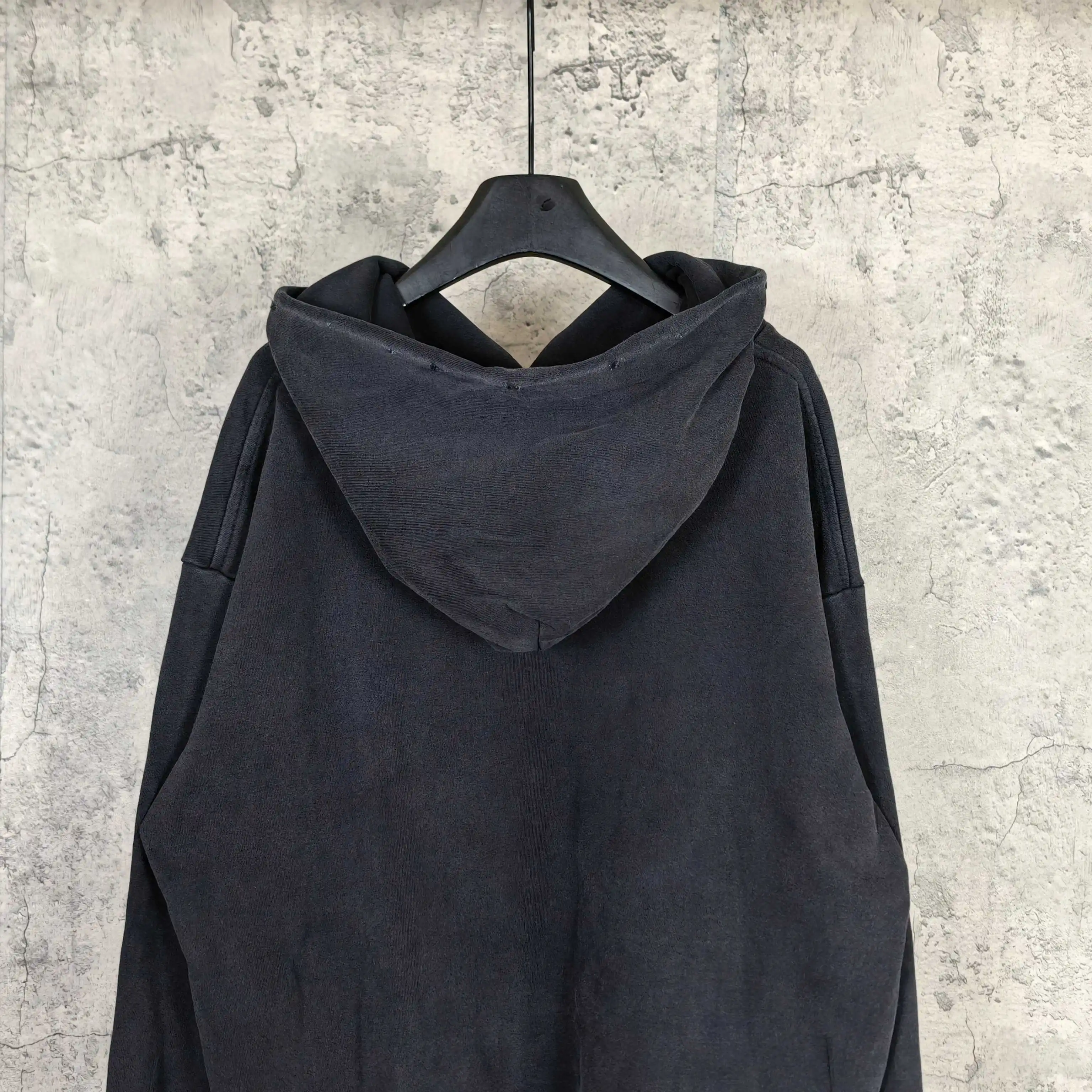 Messy Spray Logo Distressed Hoodie D22023193 — view 6