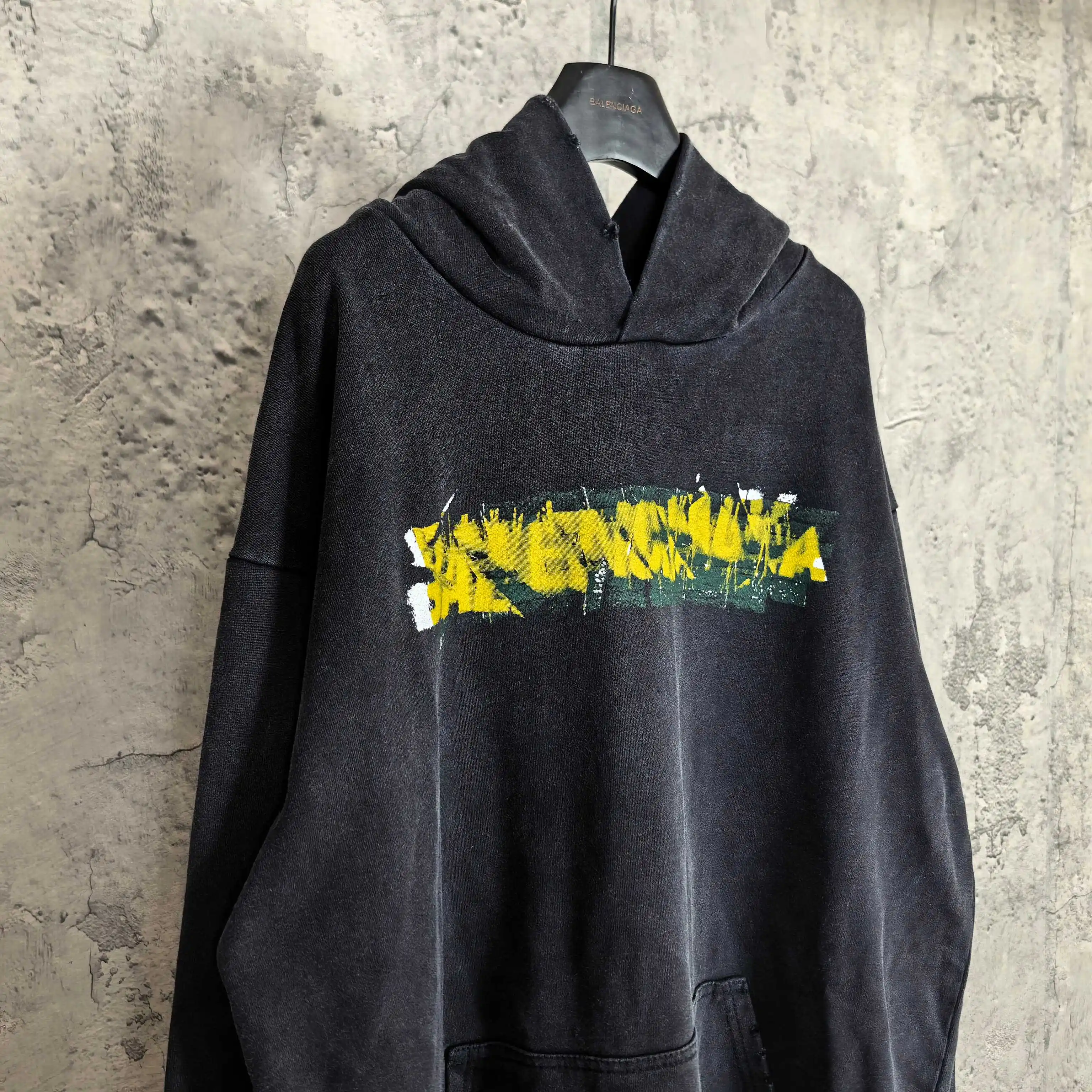 Messy Spray Logo Distressed Hoodie D22023193 — view 7