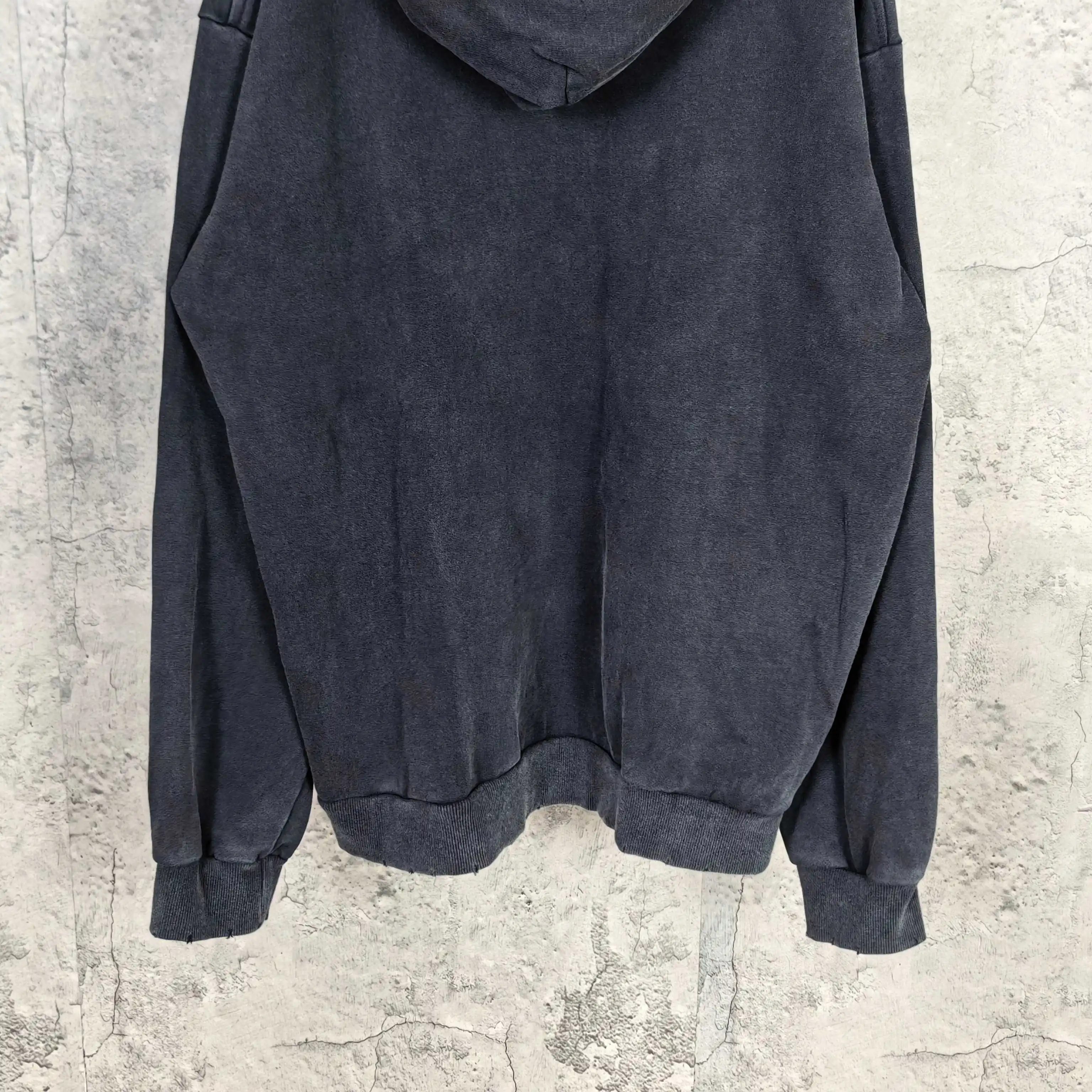 Messy Spray Logo Distressed Hoodie D22023193 — view 11