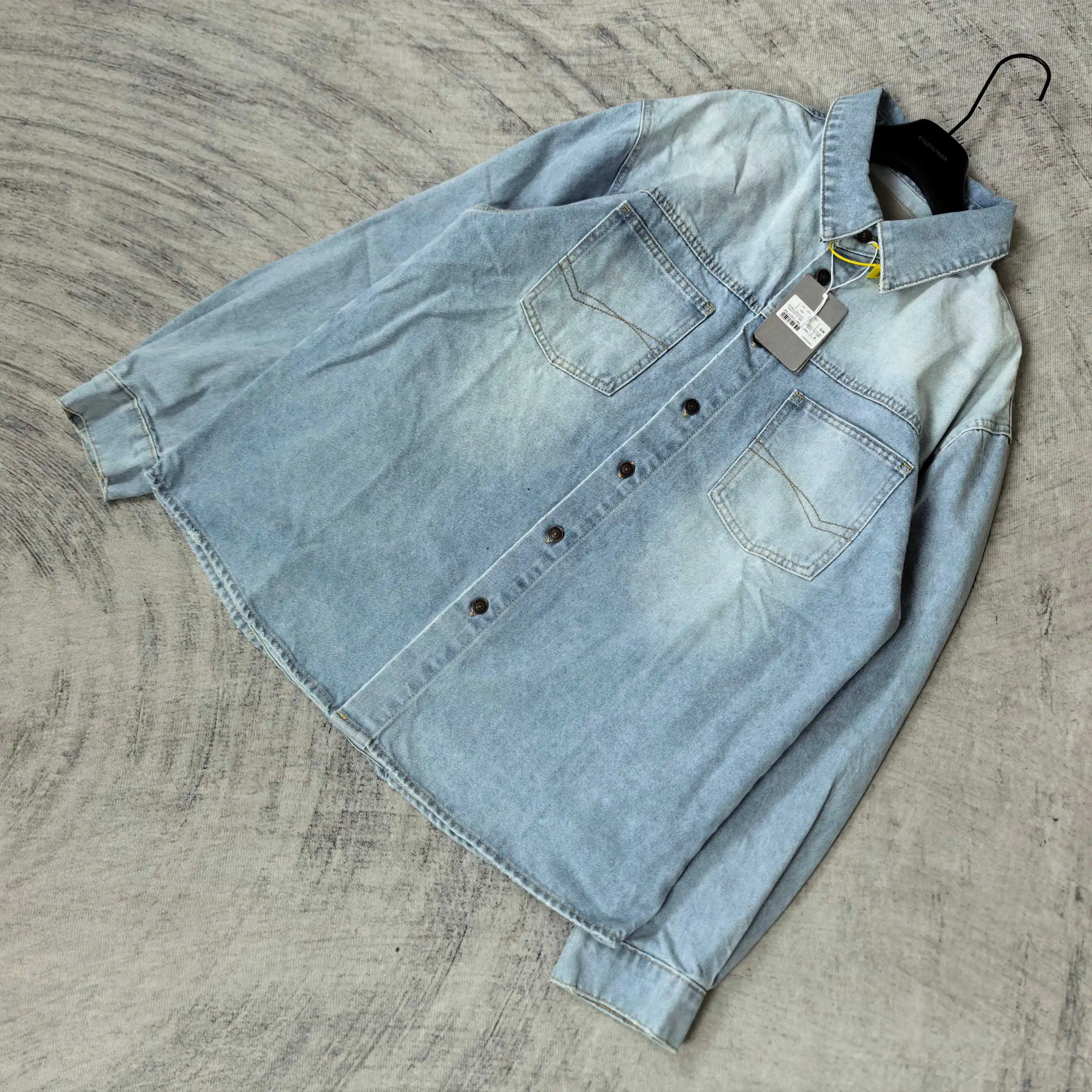 Oversized Washed Denim Shirt Jacket D22023171 — view 4