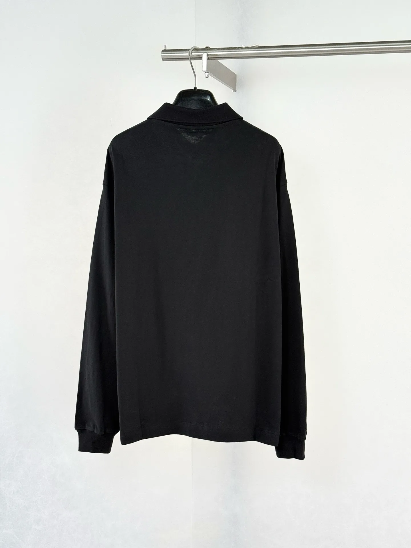 Logo-Patch Long-Sleeved Cotton Polo Shirt D22020754 — view 2