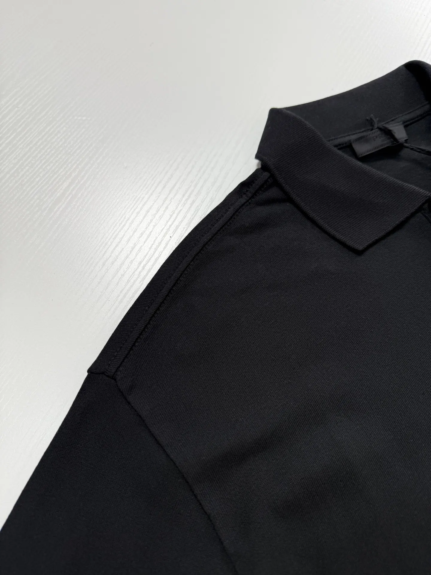 Logo-Patch Long-Sleeved Cotton Polo Shirt D22020754 — view 6