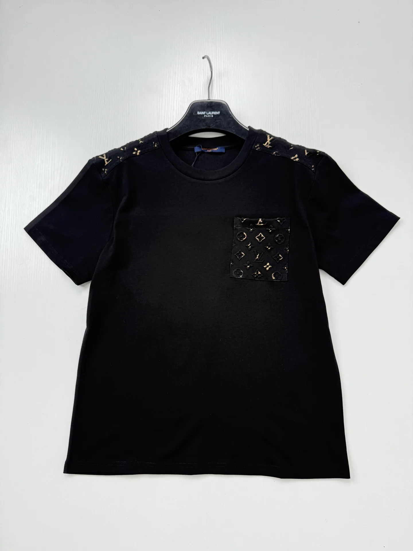Monogram Embossed Pocket T-Shirt D22523446 — view 3