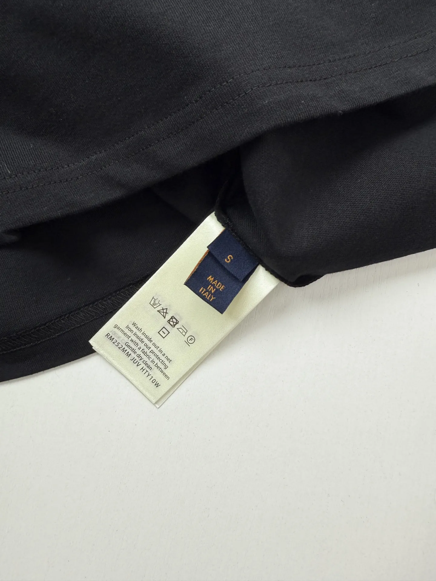 Monogram Embossed Pocket T-Shirt D22523446 — view 5
