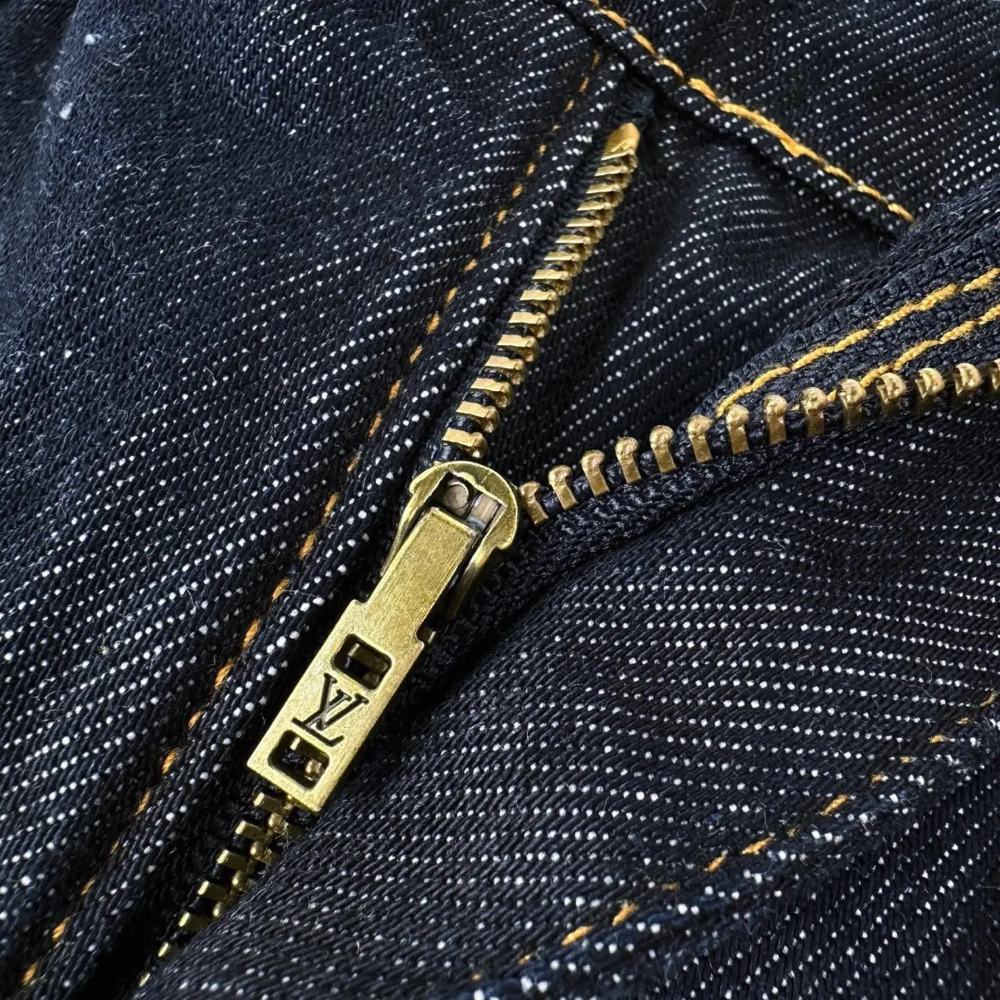 Leather Patch Indigo Denim Shorts D22521023 — view 7