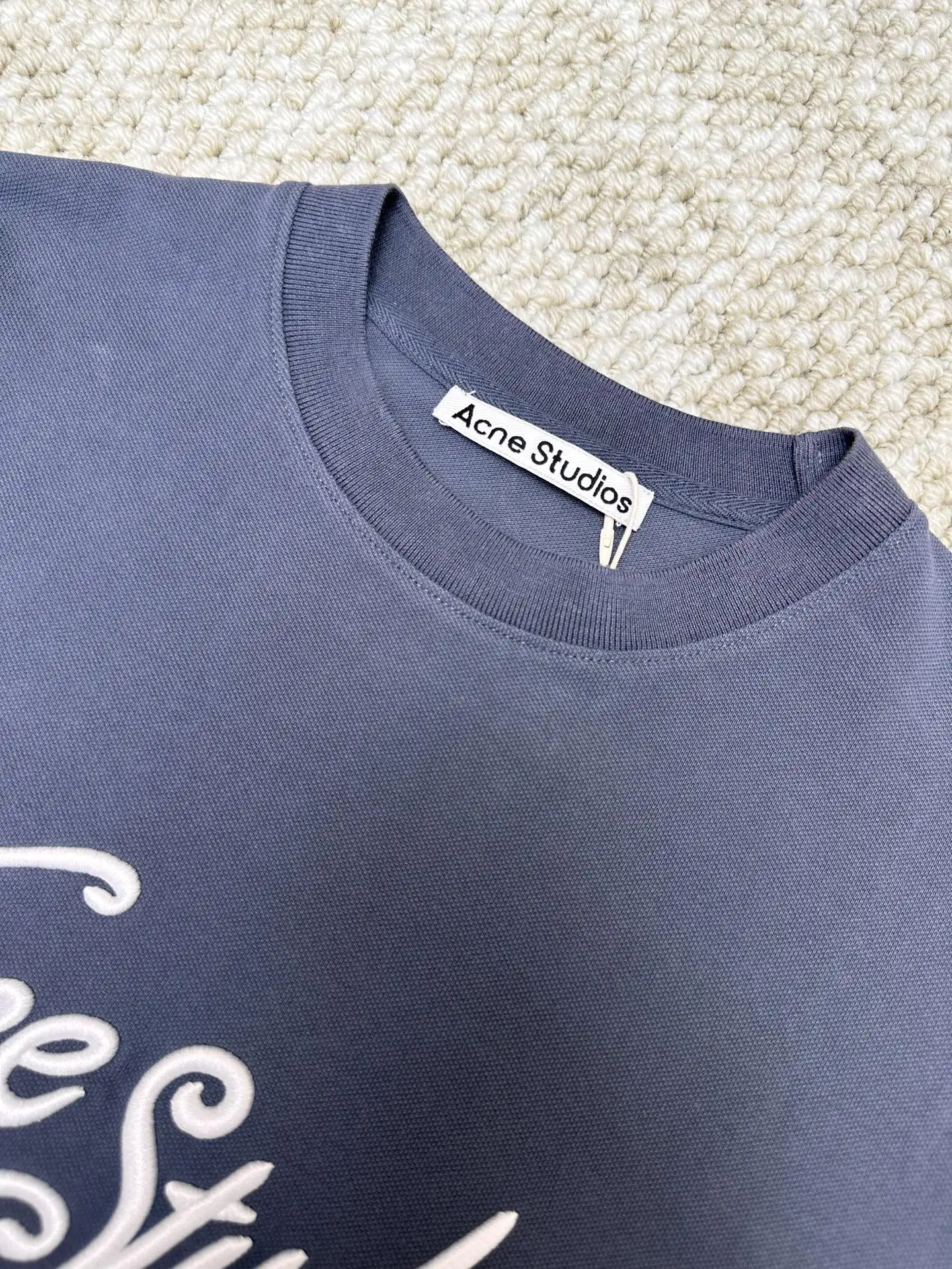 Logo-Embroidered Long-Sleeve T-Shirt D22519104 — view 3