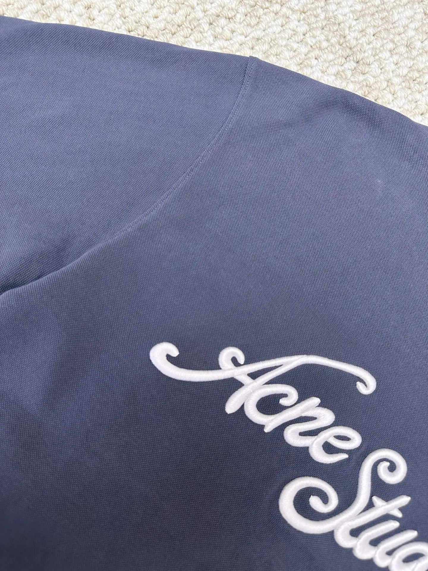 Logo-Embroidered Long-Sleeve T-Shirt D22519104 — view 5