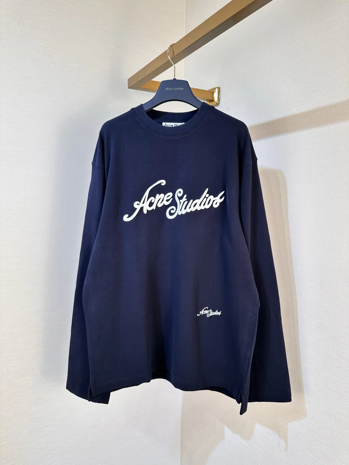 Logo Embroidered Long-Sleeve T-Shirt D22519102