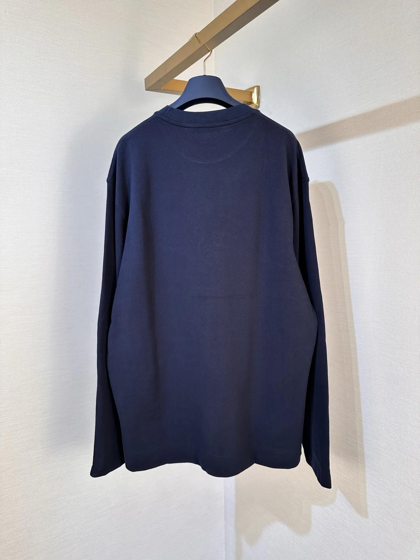 Logo Embroidered Long-Sleeve T-Shirt D22519102 — view 2