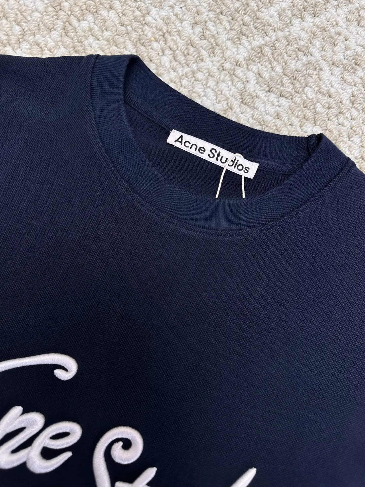 Logo Embroidered Long-Sleeve T-Shirt D22519102 — view 3