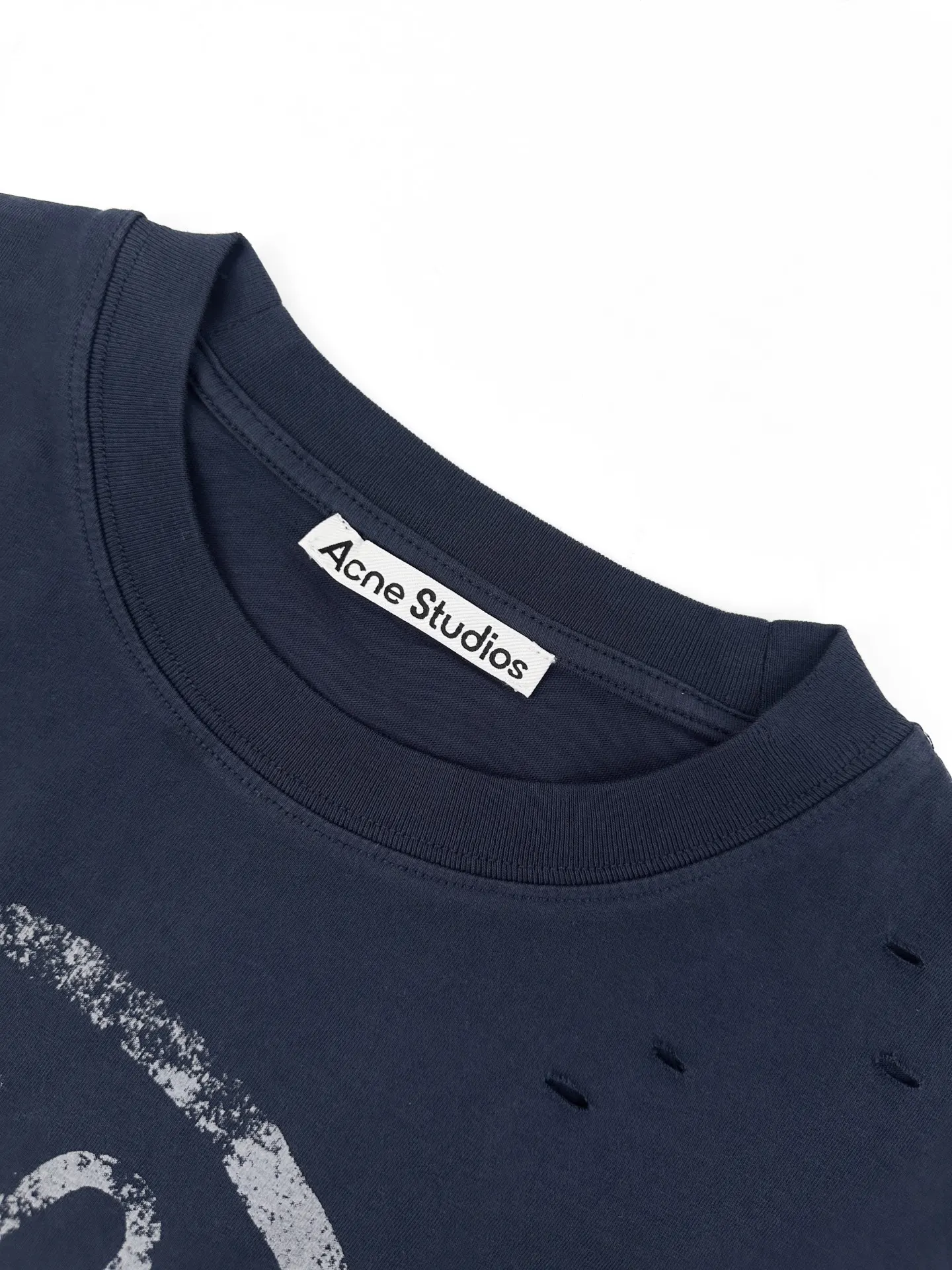 Distressed Layered Logo Long-Sleeve T-Shirt D22519217 — view 3