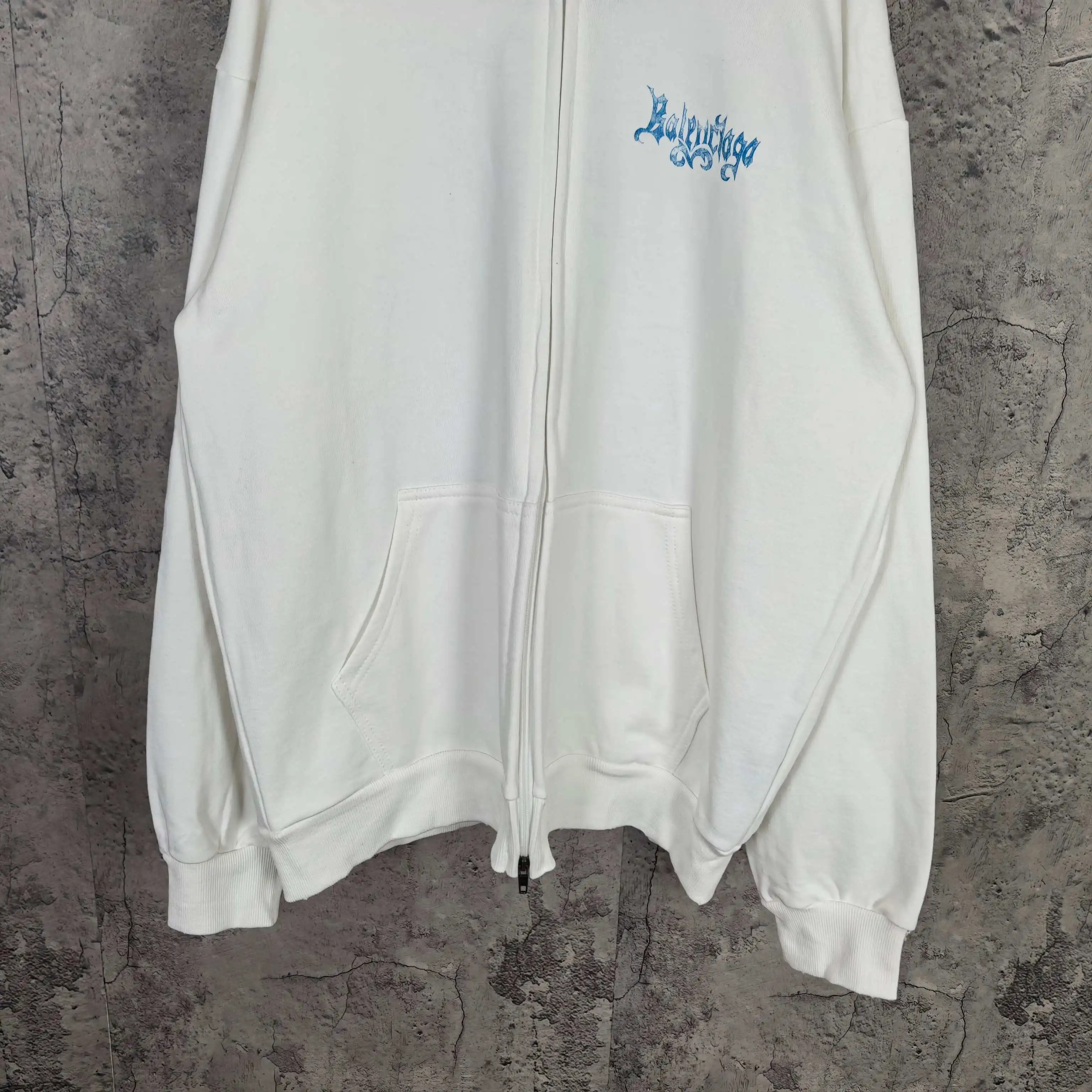 Sketchy Logo Flame Print Zip-Up Hoodie D22523175 — view 10