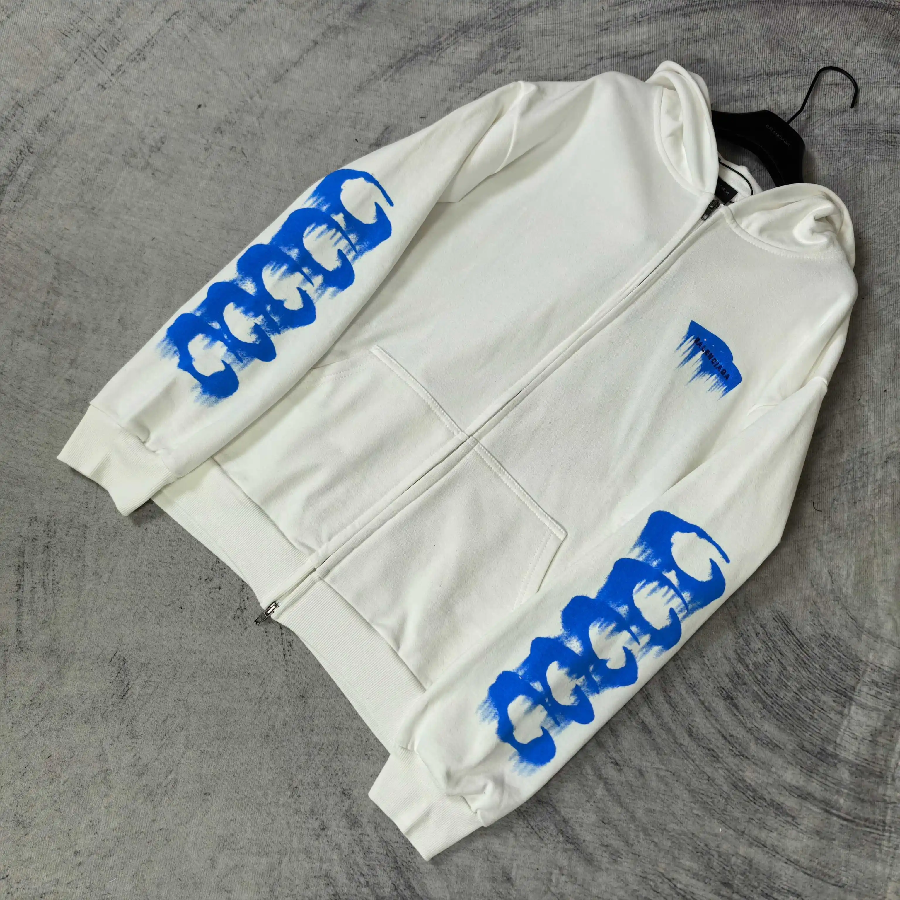 Wet Brush Logo Zip-Up Hoodie D22523183 — view 4