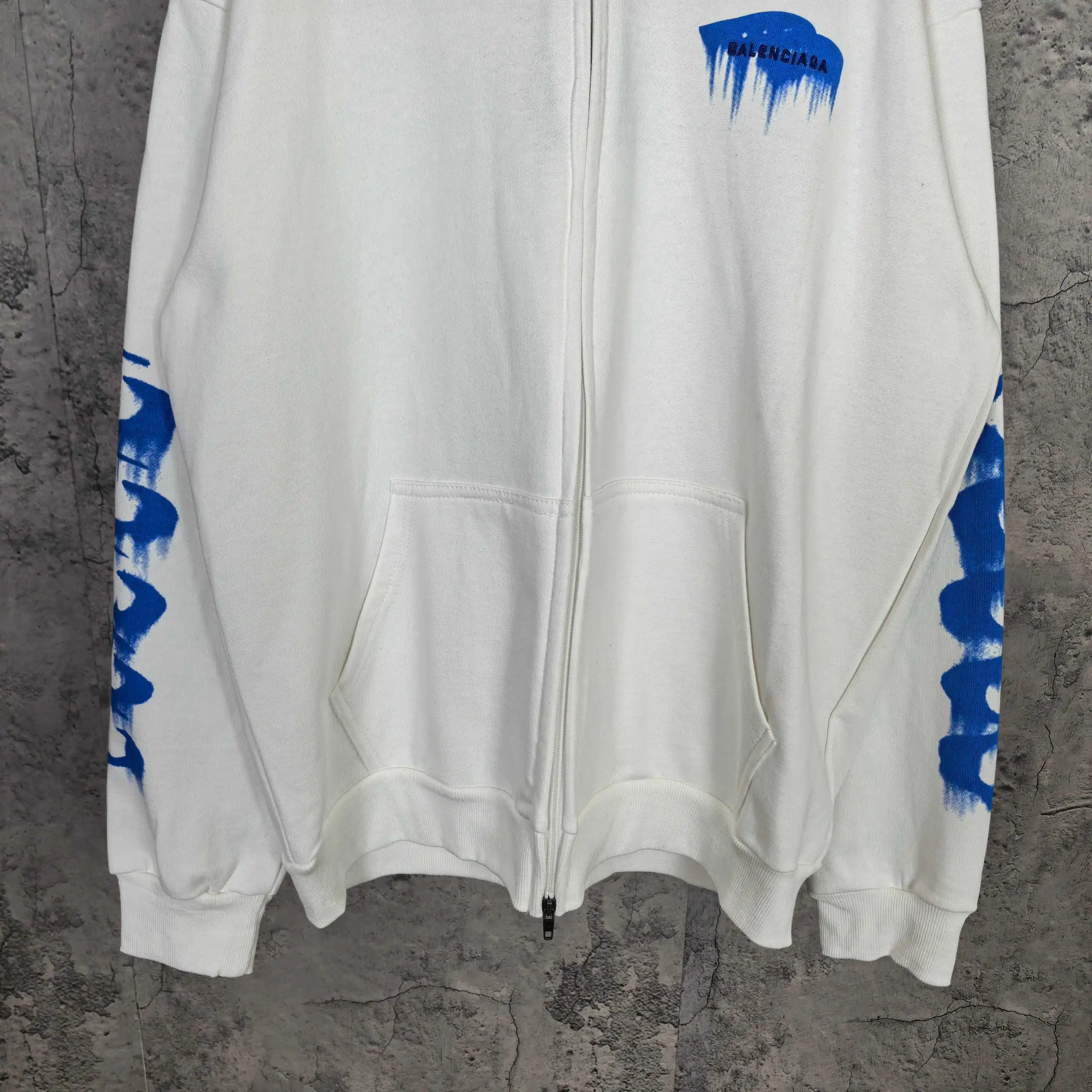 Wet Brush Logo Zip-Up Hoodie D22523183 — view 10