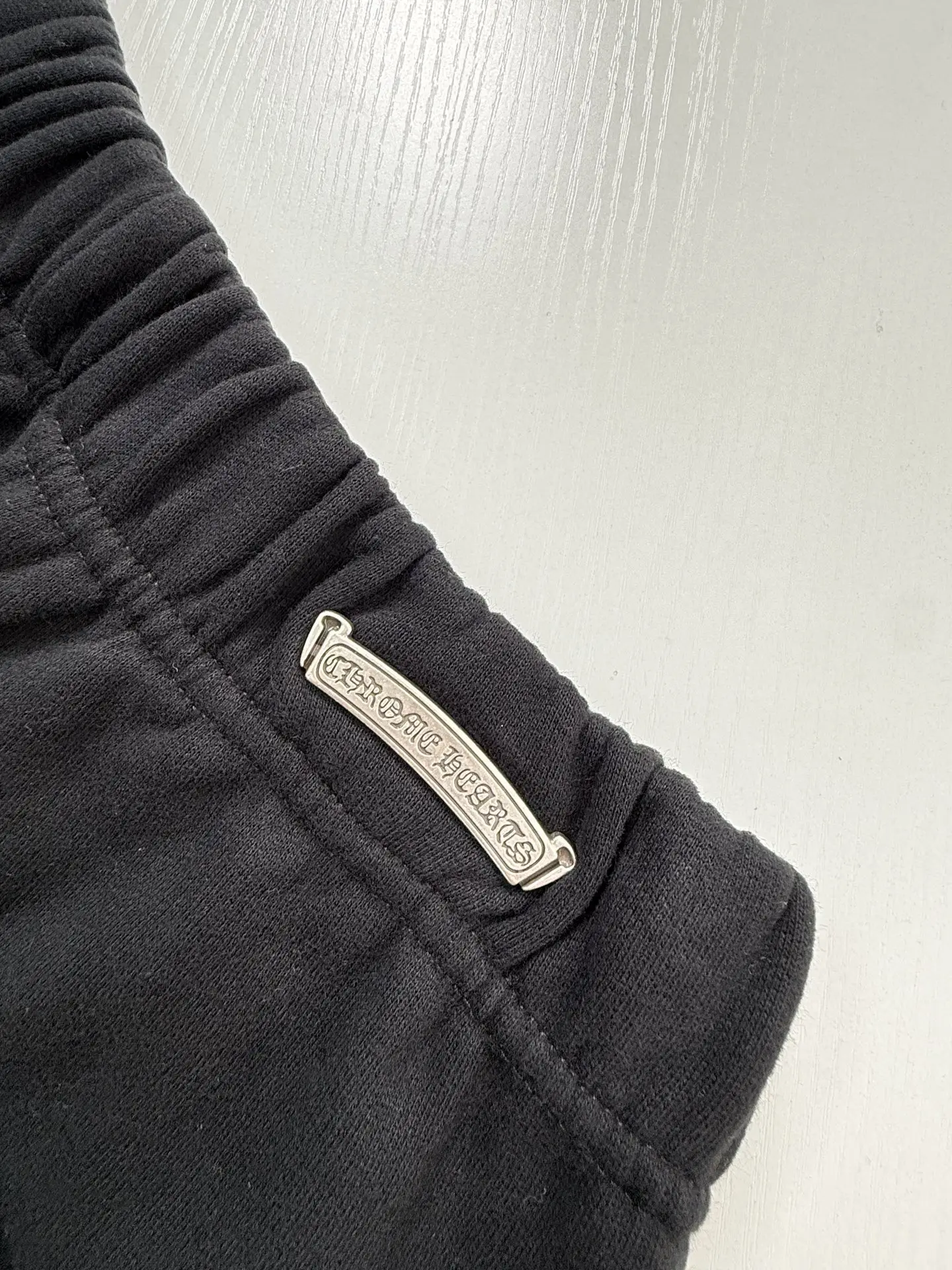 Gothic Script Embroidered Sweat Shorts D22520686 — view 9