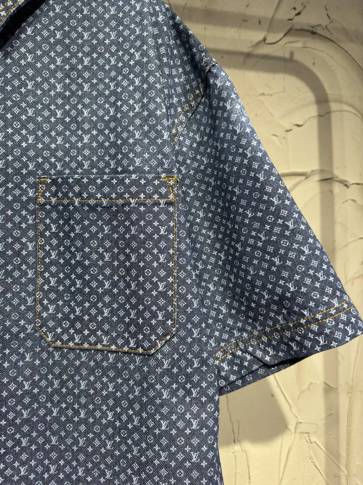 Monogram Print Short-Sleeve Denim Shirt D22523022 — view 6
