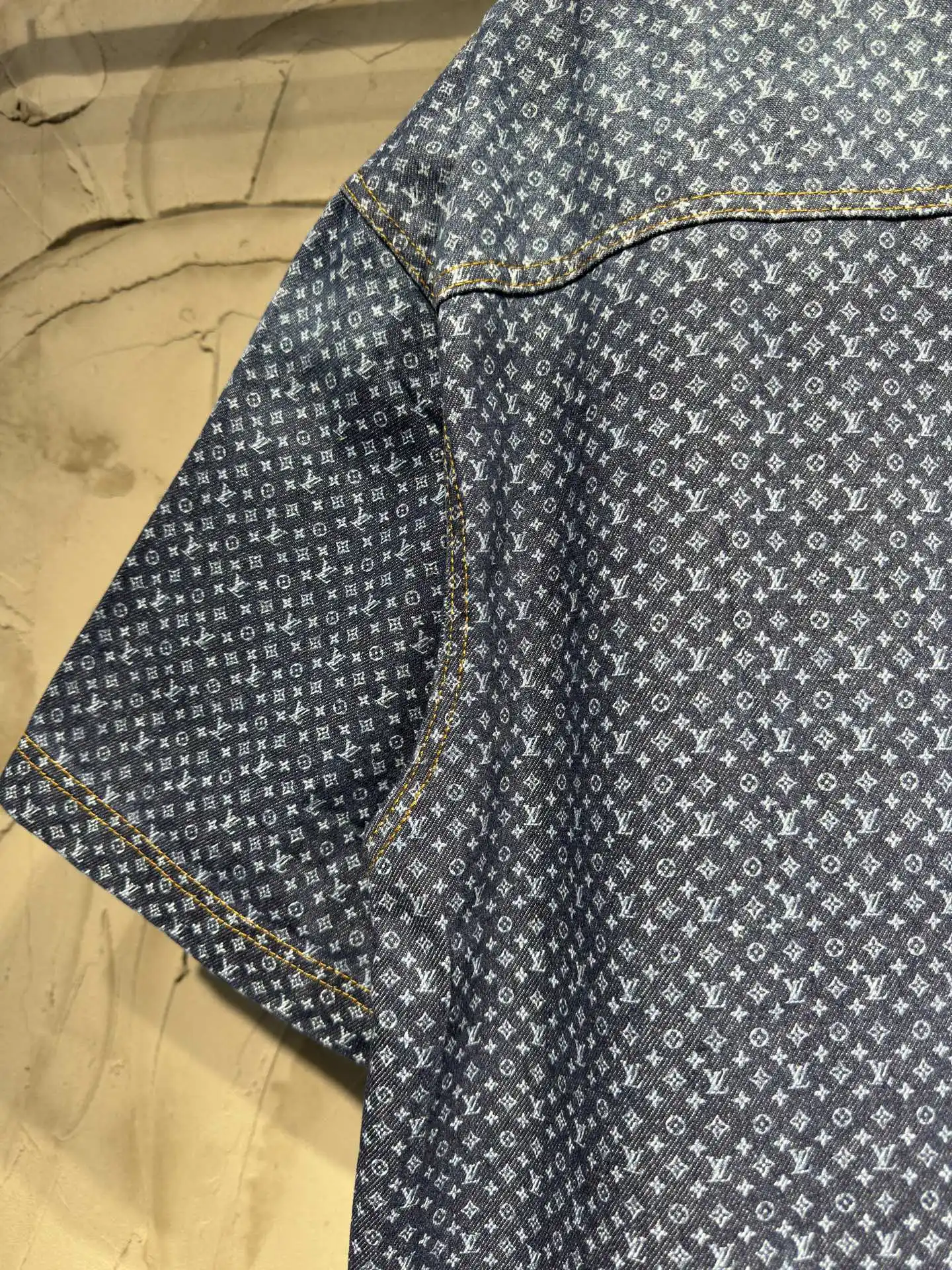 Monogram Print Short-Sleeve Denim Shirt D22523022 — view 18