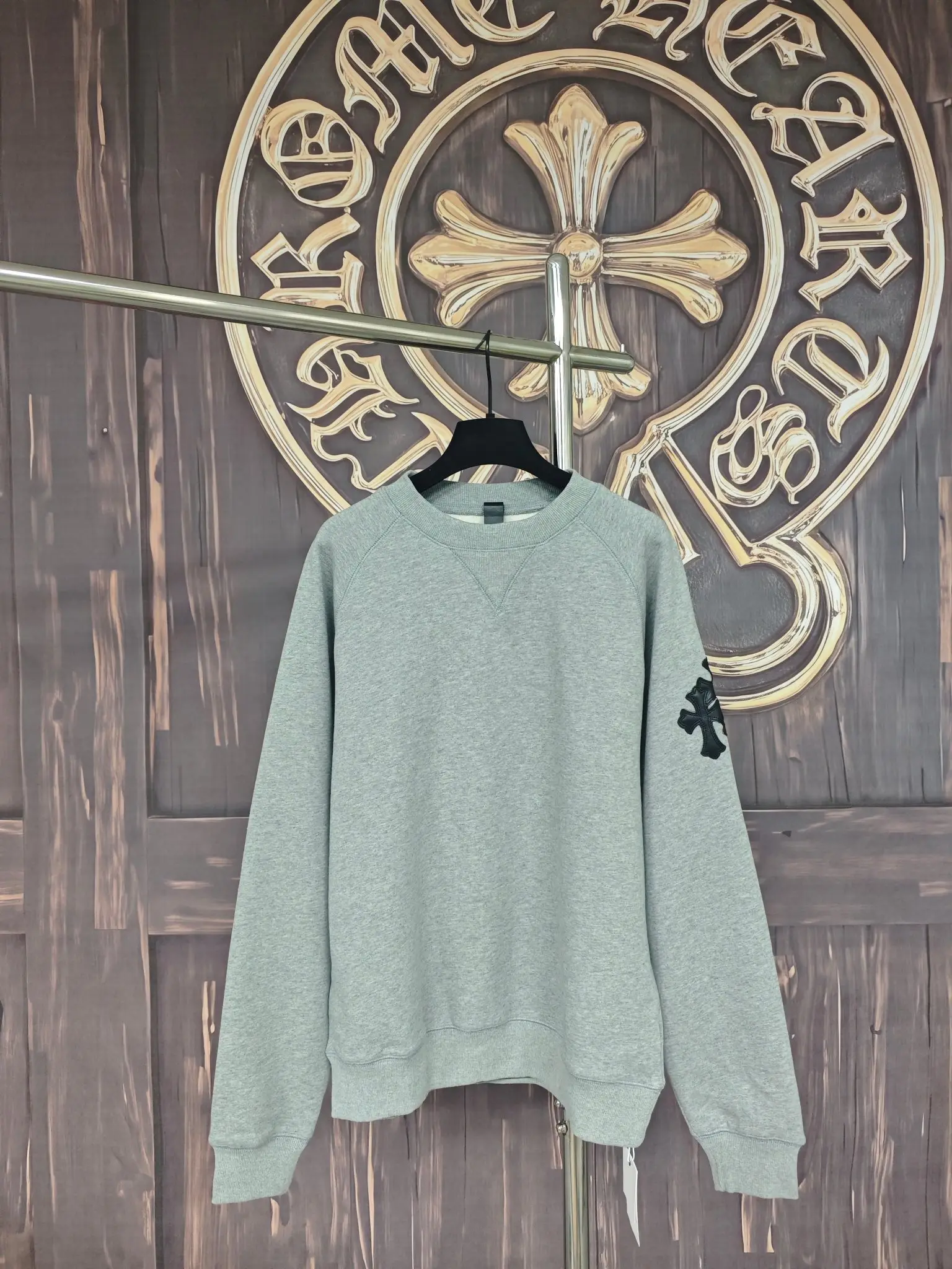 Leather Cross Patch Crew-Neck Sweatshirt D23018998