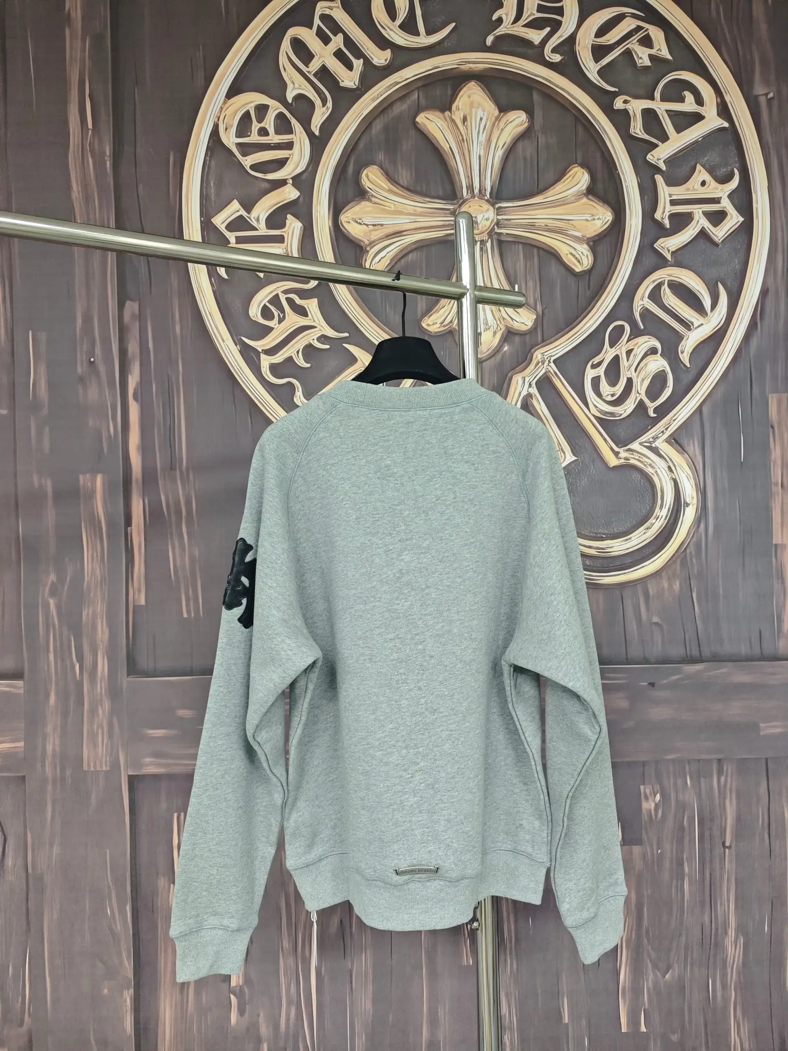Leather Cross Patch Crew-Neck Sweatshirt D23018998 — view 2
