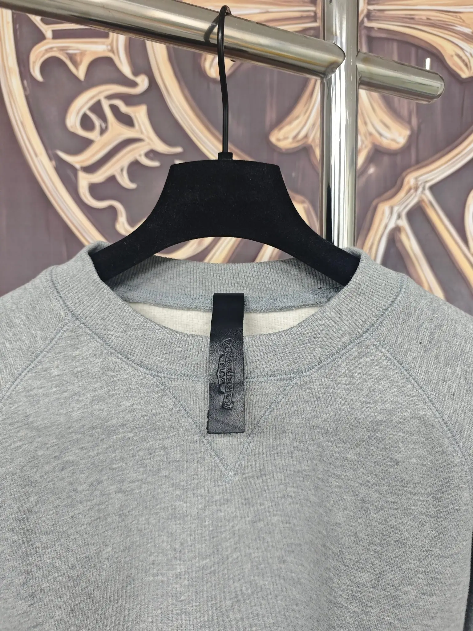 Leather Cross Patch Crew-Neck Sweatshirt D23018998 — view 5