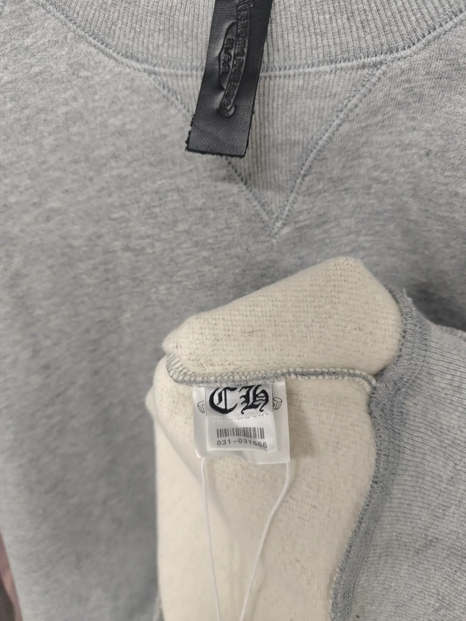 Leather Cross Patch Crew-Neck Sweatshirt D23018998 — view 10