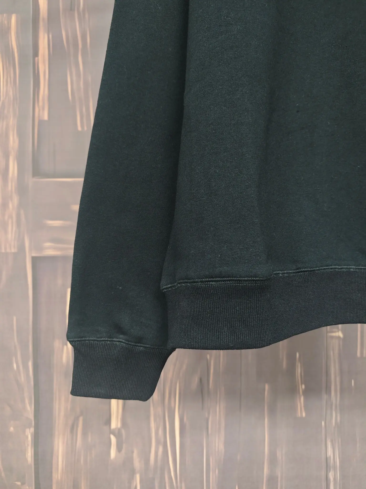 Leather Cross Patch Fleece Sweatshirt D23019000 — view 4