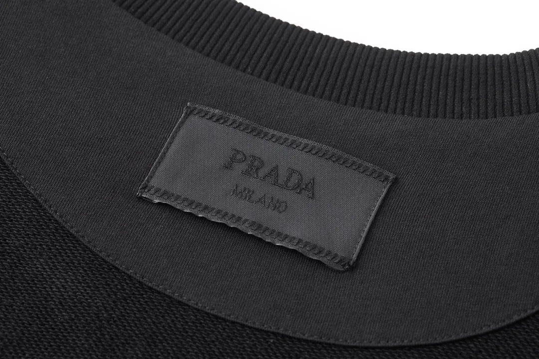 Enamelled Triangle Logo Pima Cotton Sweatshirt D23021193 — view 4