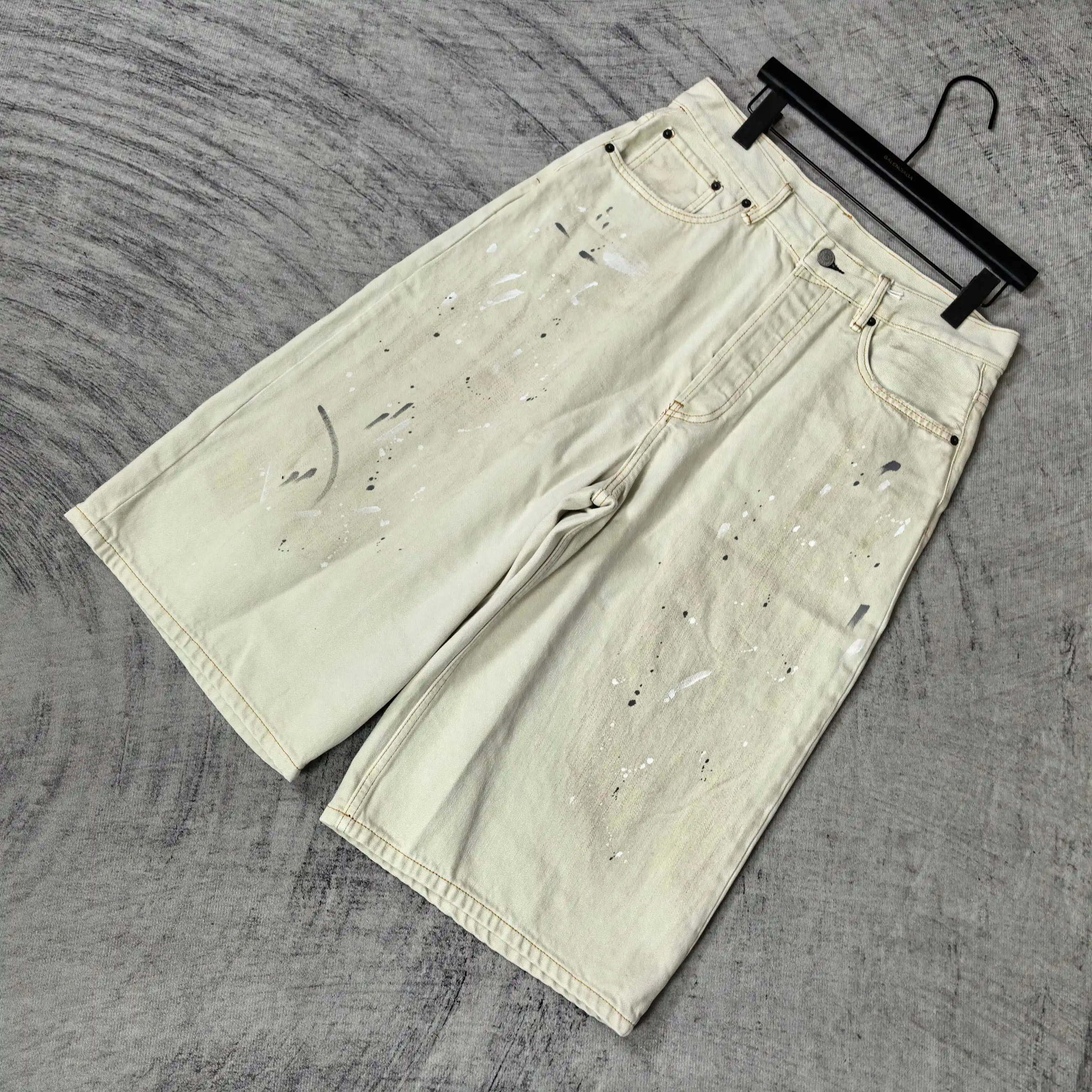 Paint-Splatter Denim Shorts D23523222 — view 4