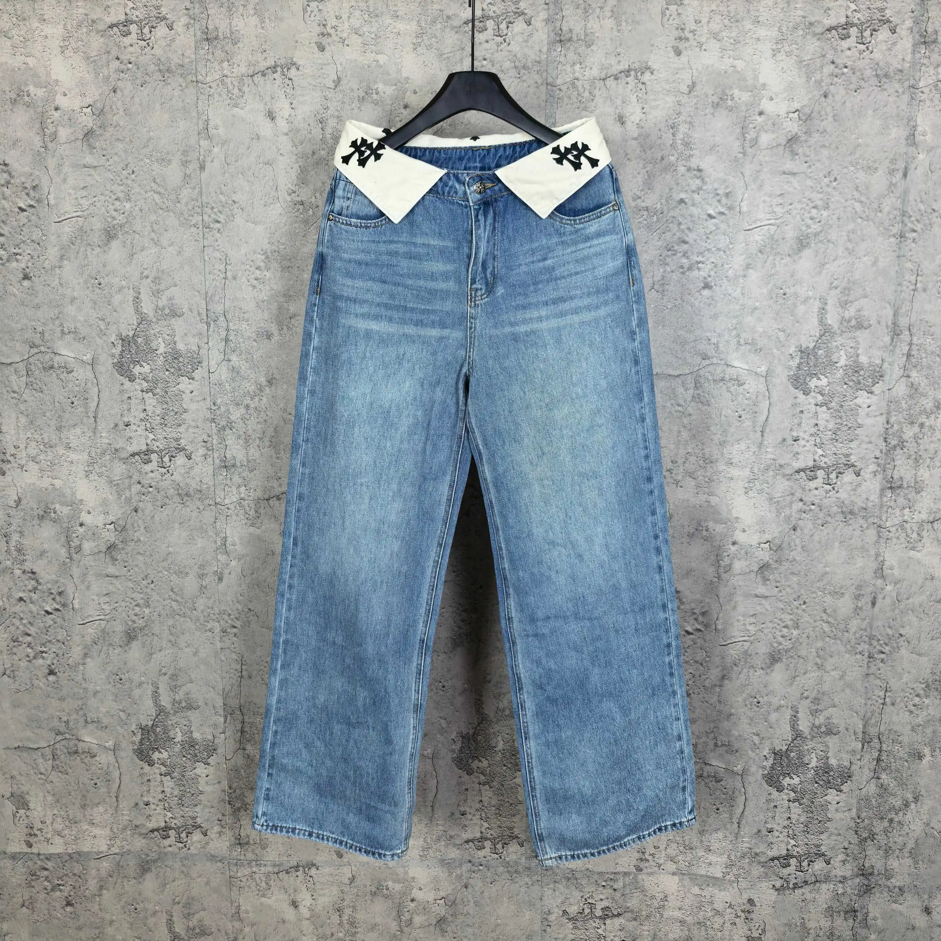 Fold-Over Waist Cross Embroidered Jeans D23523203