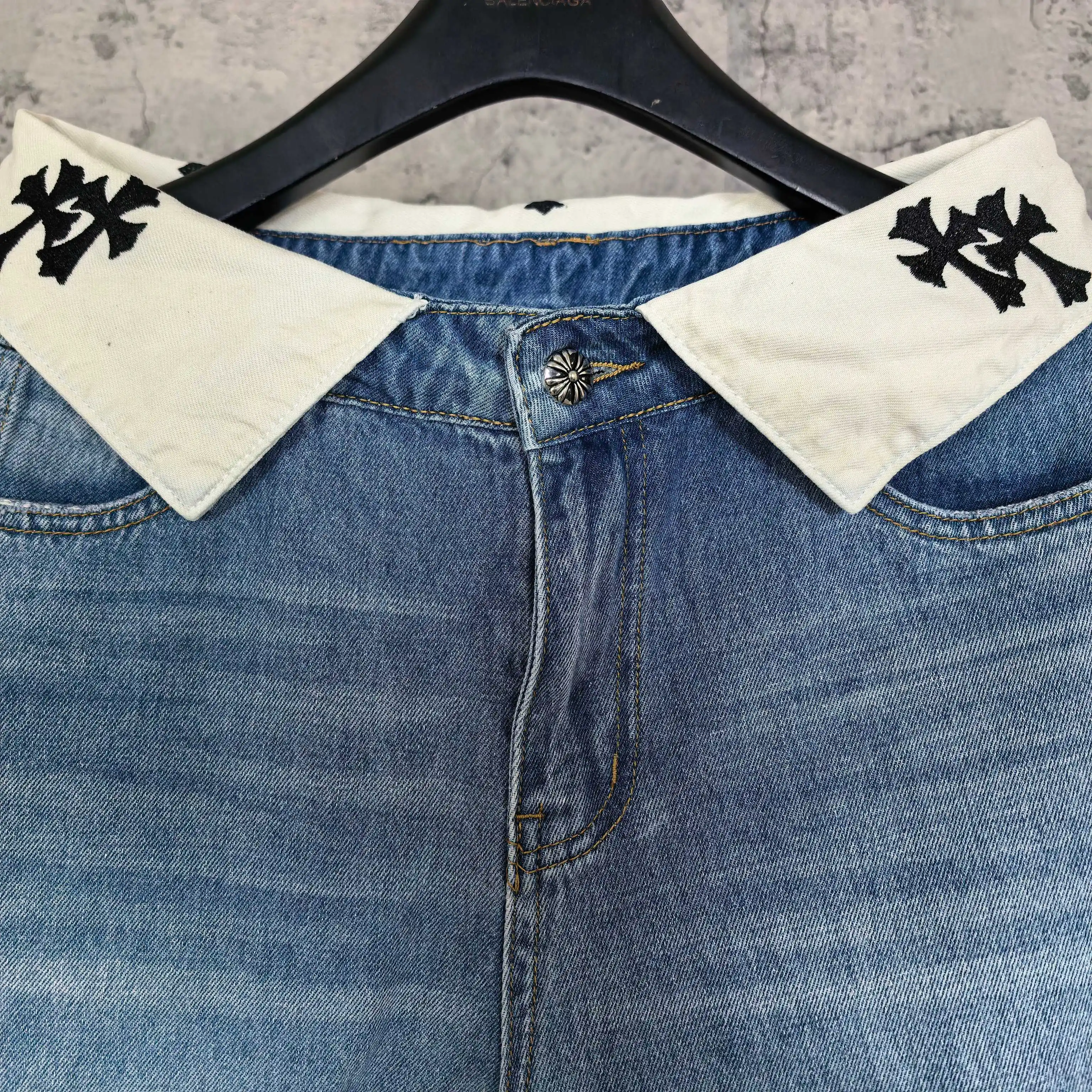 Fold-Over Waist Cross Embroidered Jeans D23523203 — view 8