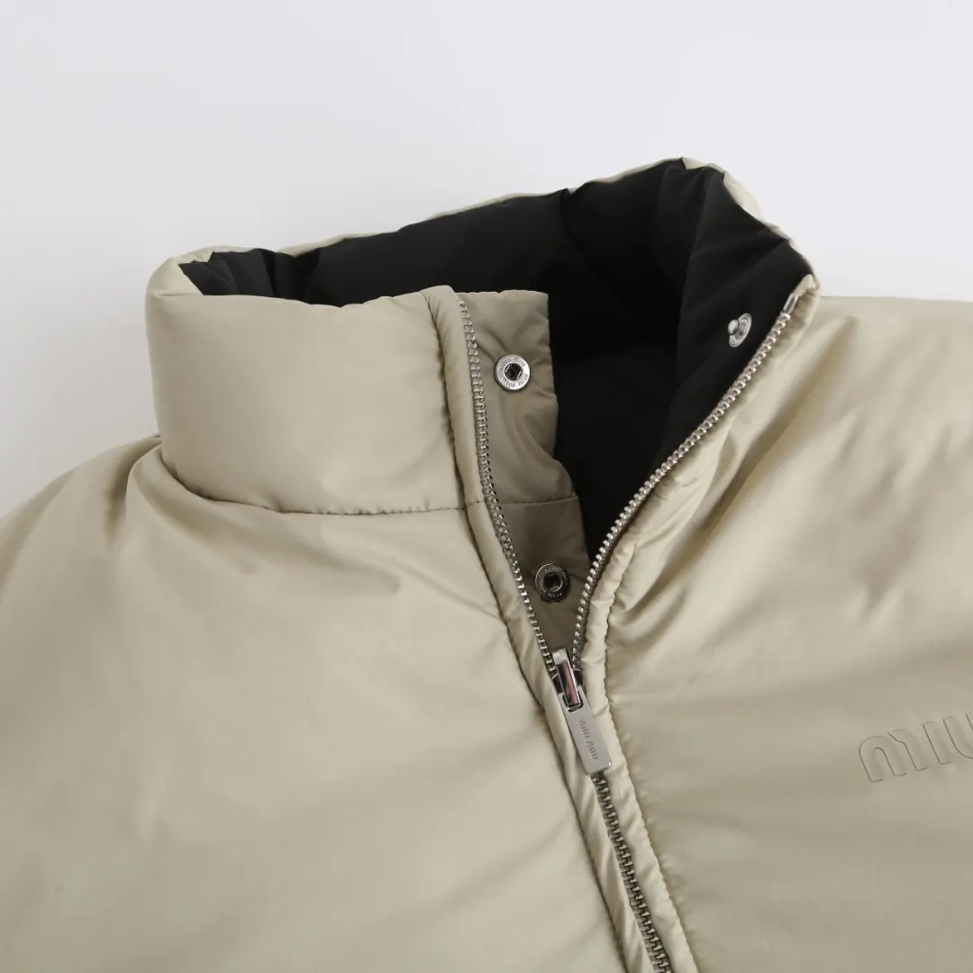 Reversible Logo-Embroidered Down Puffer Jacket D24020358 — view 10