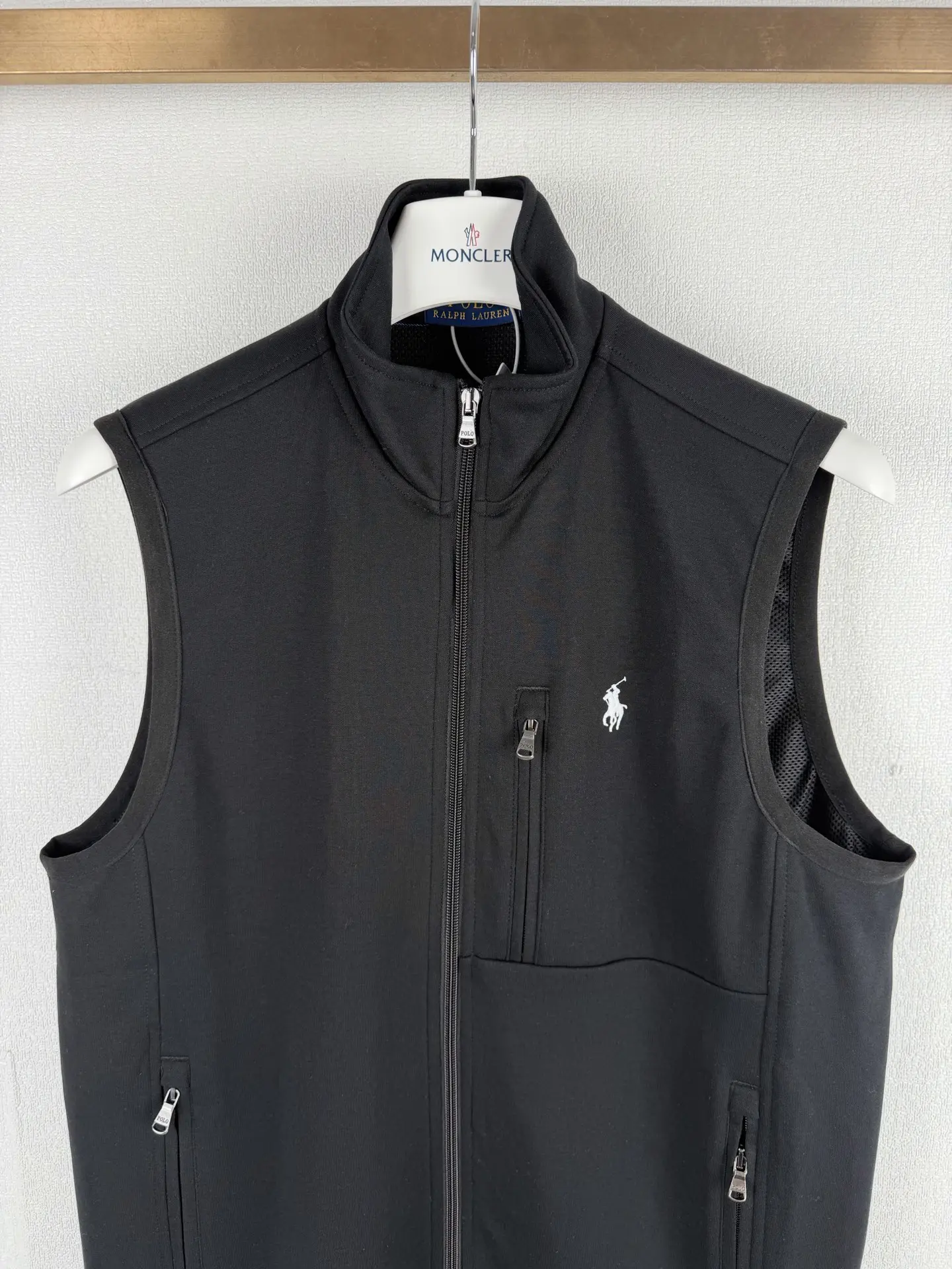 Logo Embroidery Reversible Gilet D24023629 — view 2