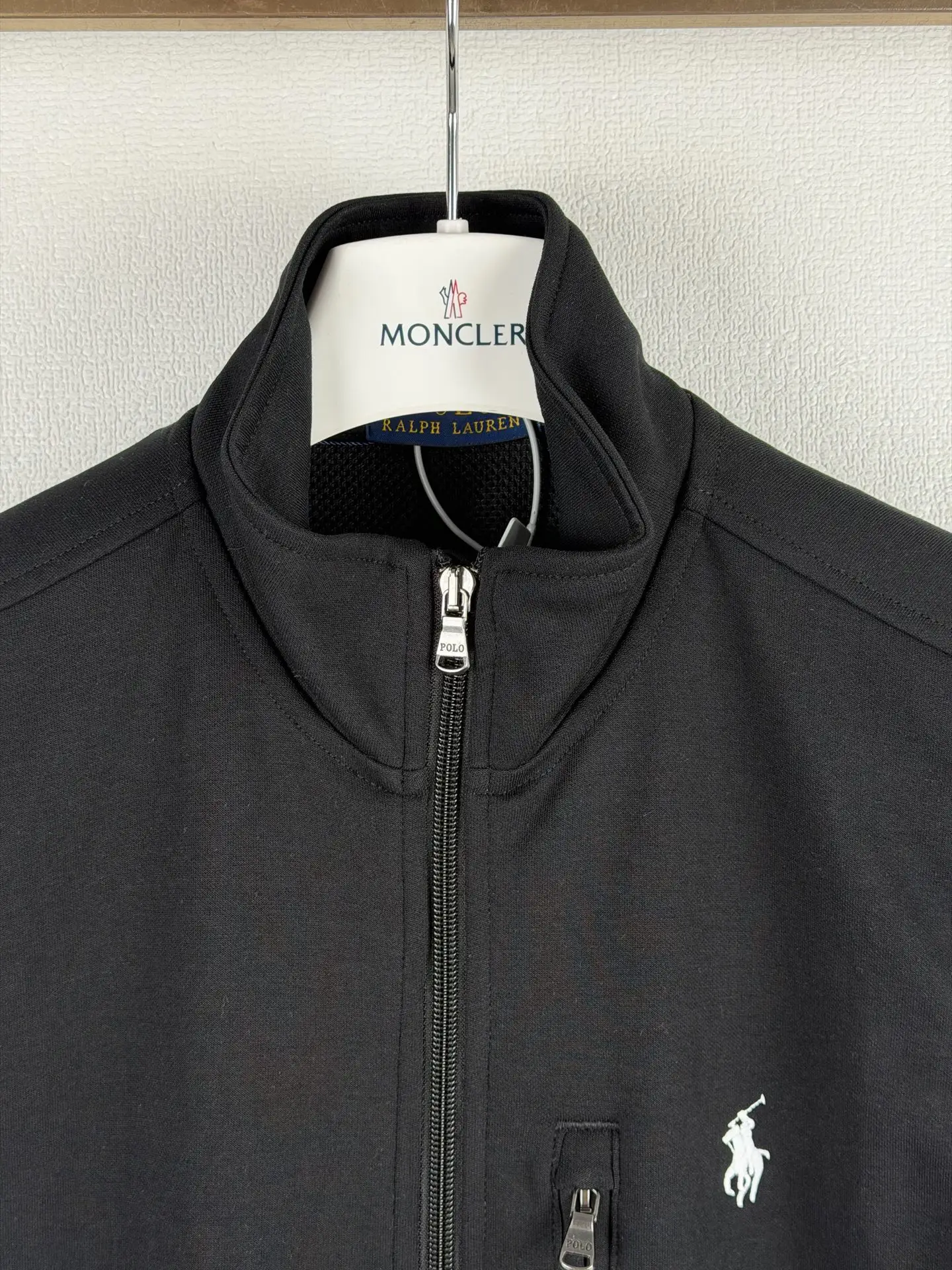 Logo Embroidery Reversible Gilet D24023629 — view 5
