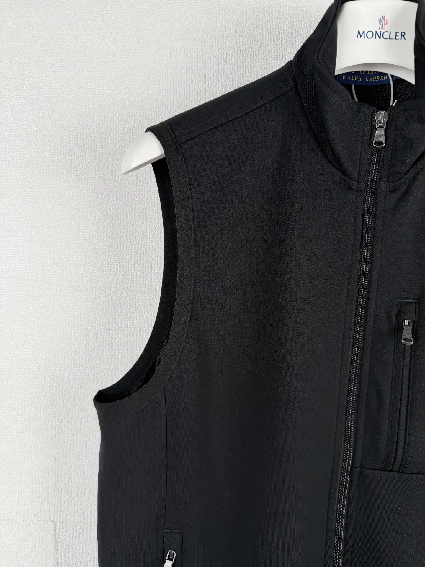Logo Embroidery Reversible Gilet D24023629 — view 7