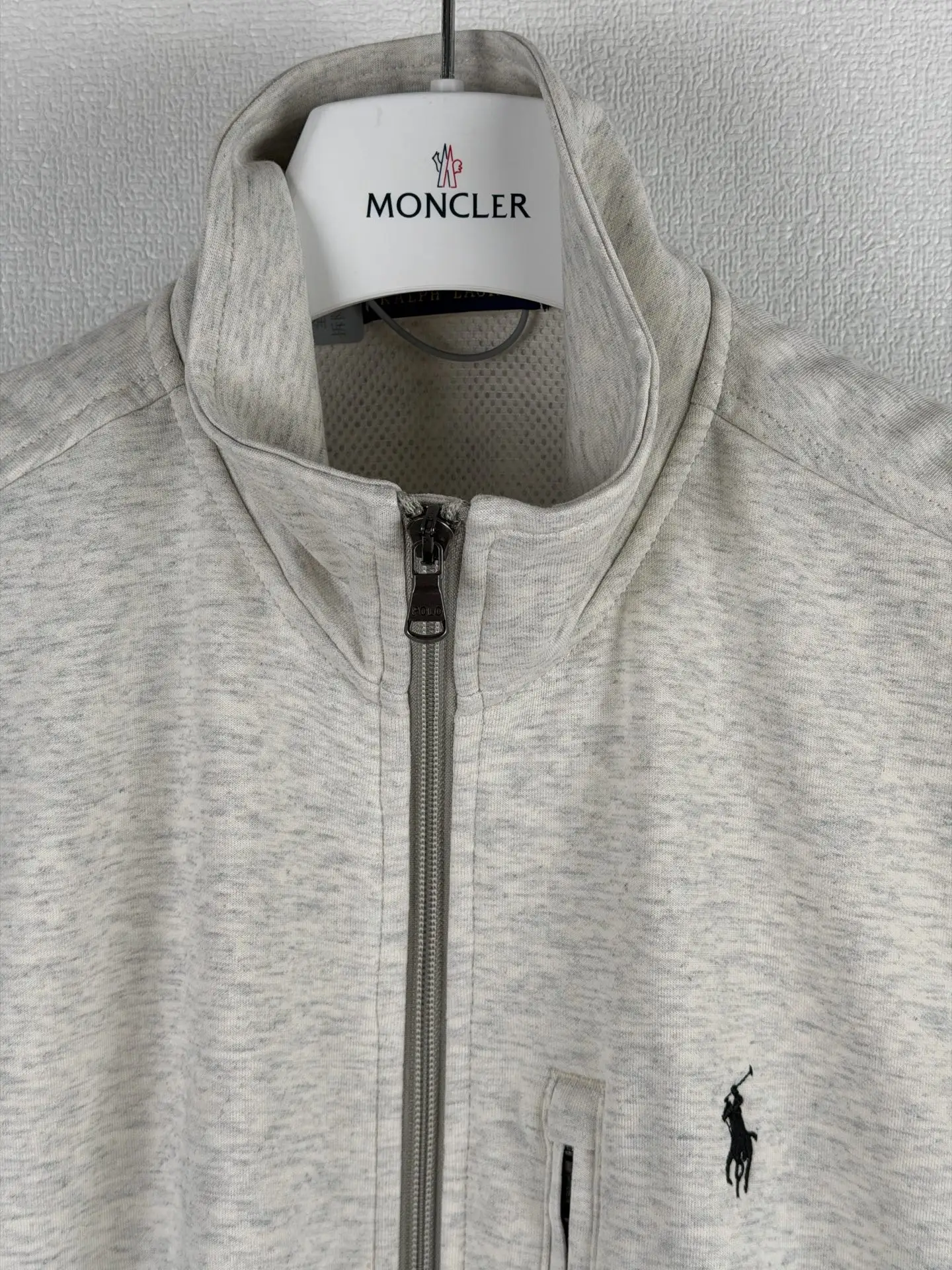 Logo-Embroidered Reversible Knit Gilet D24023630 — view 6