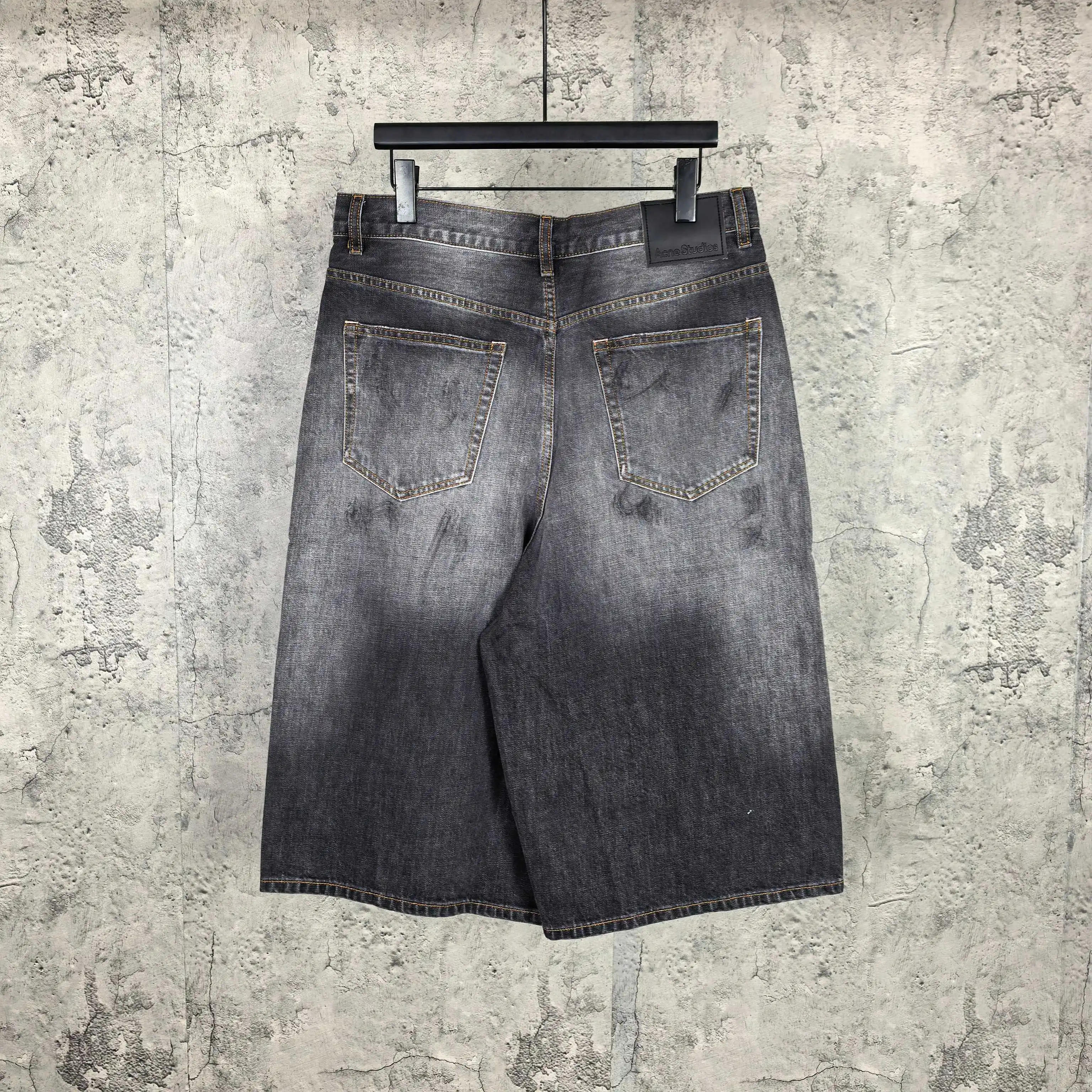 1981 Distressed Paint-Splatter Cropped Jeans D24523240 — view 2