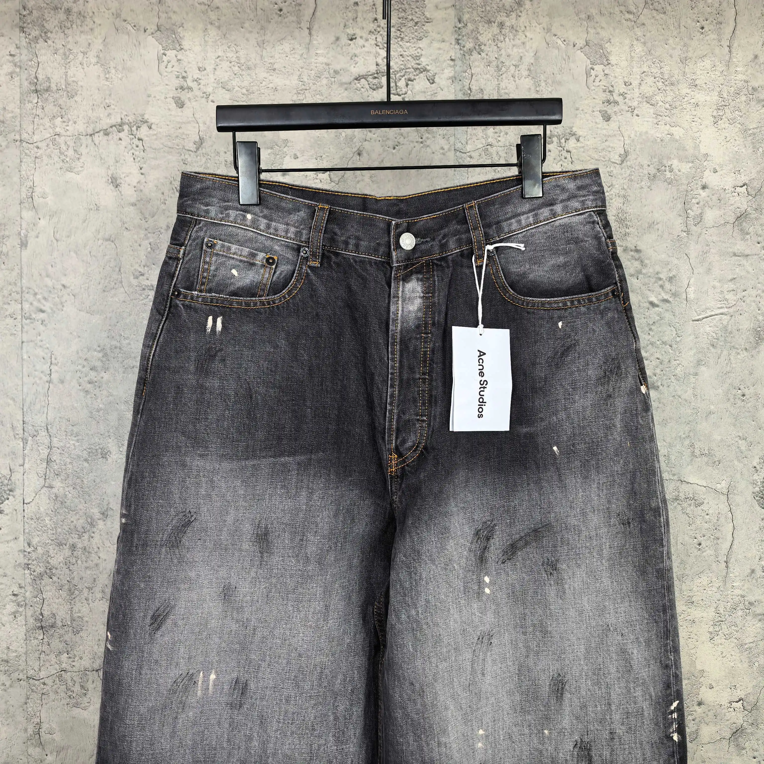 1981 Distressed Paint-Splatter Cropped Jeans D24523240 — view 3