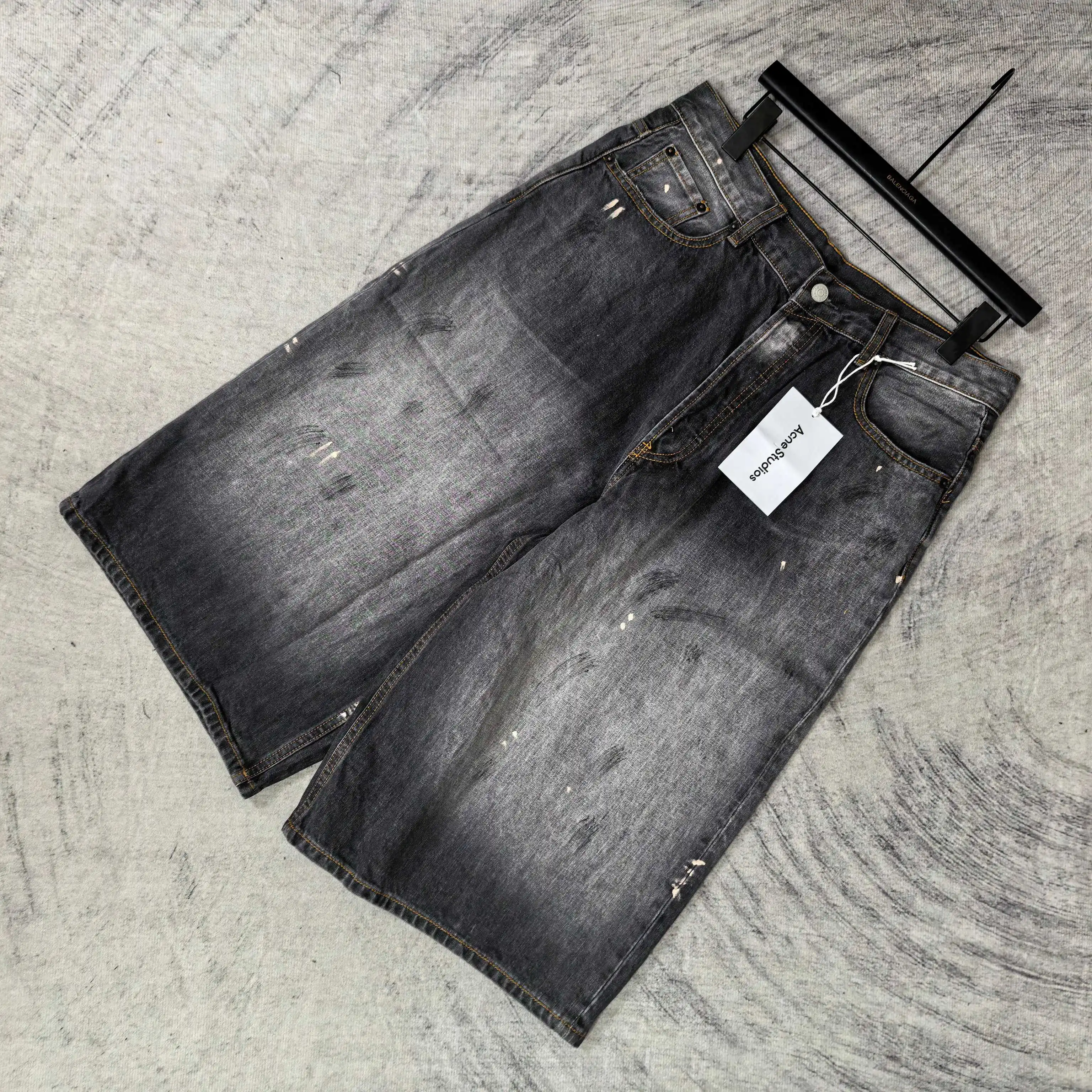 1981 Distressed Paint-Splatter Cropped Jeans D24523240 — view 4