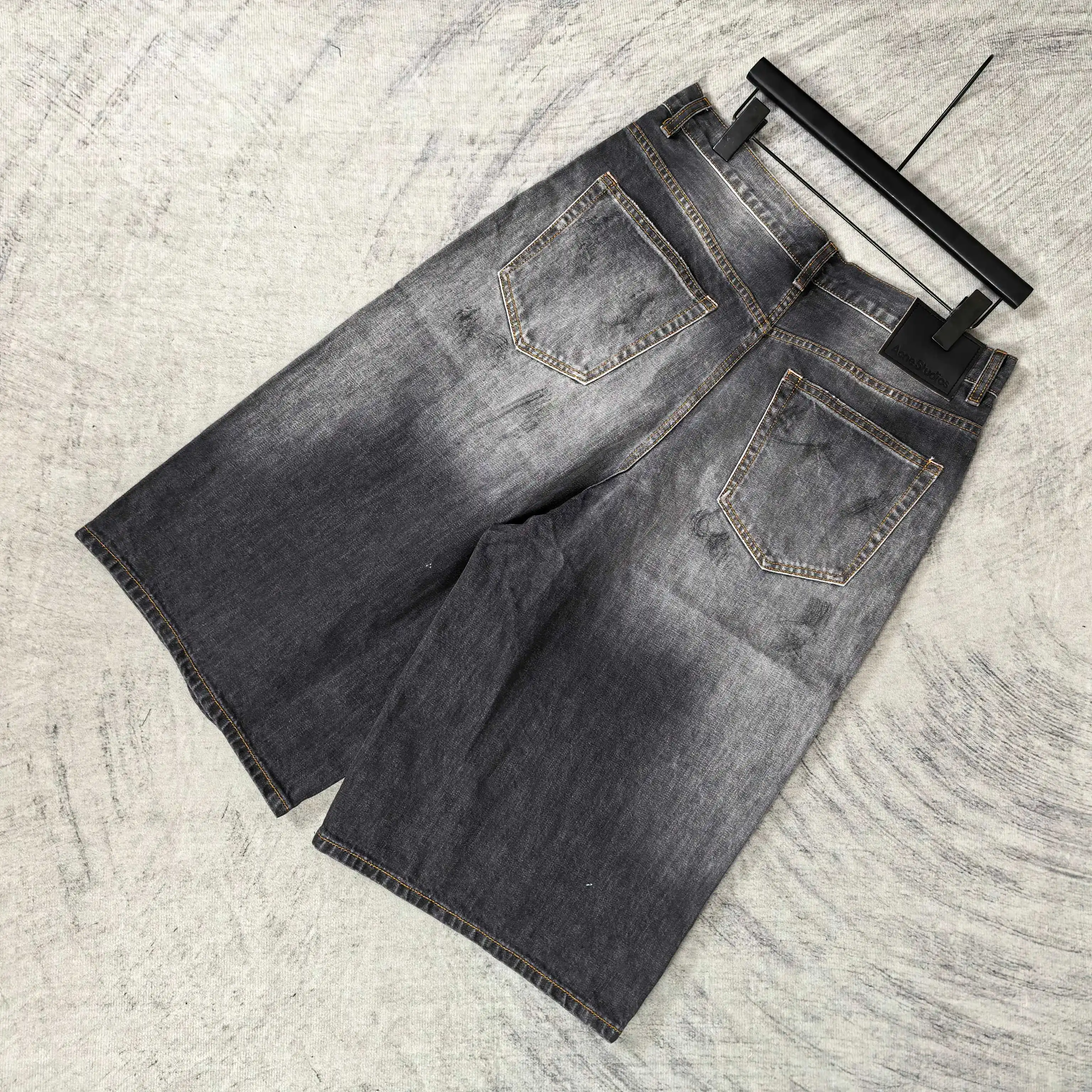 1981 Distressed Paint-Splatter Cropped Jeans D24523240 — view 5