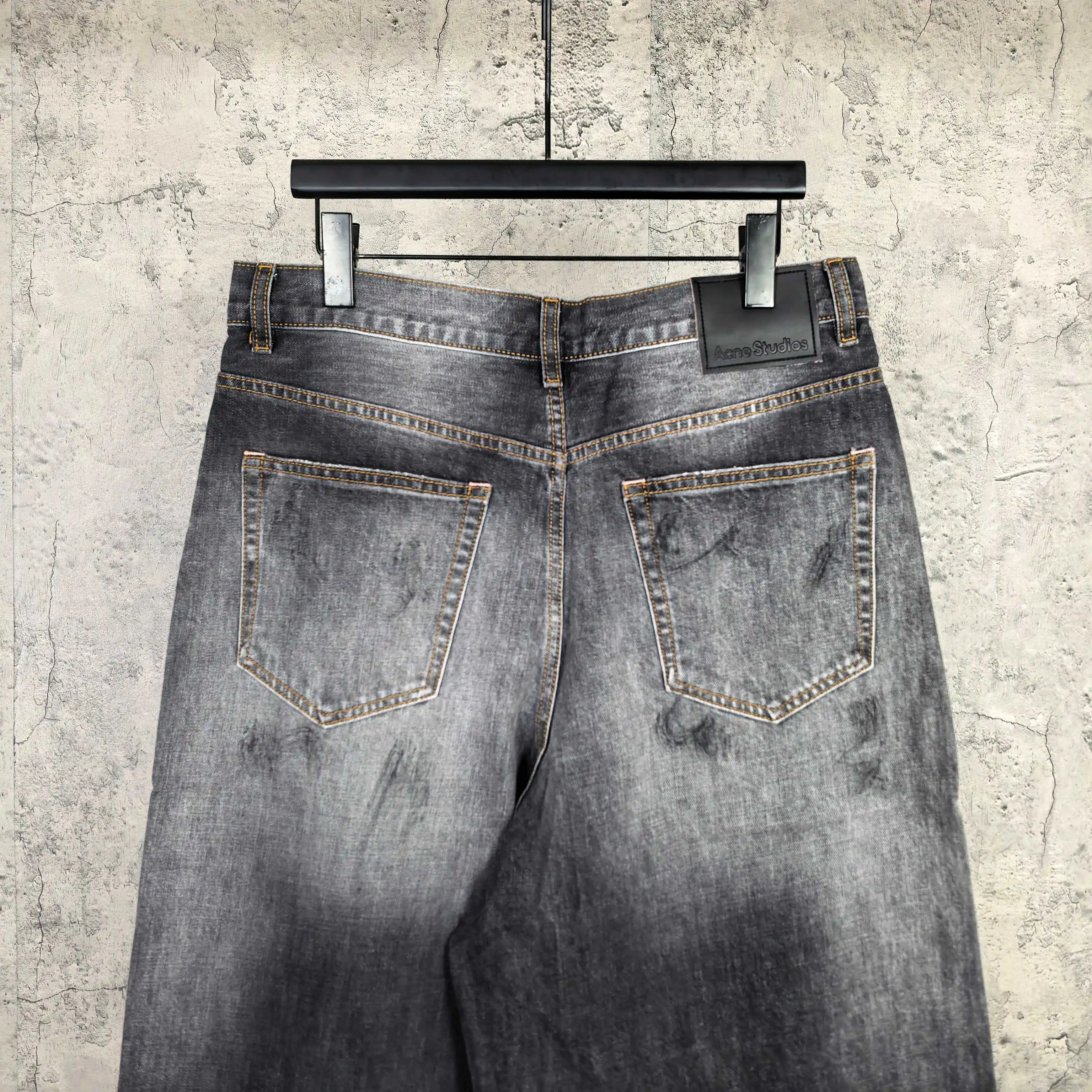 1981 Distressed Paint-Splatter Cropped Jeans D24523240 — view 6